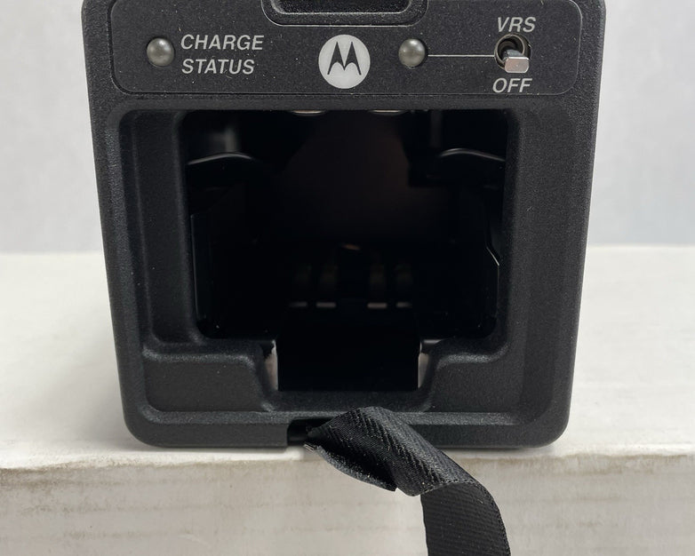 Motorola Impres Vehicular Car Rapid Charger NNTN7615C 377673 NNTN7616C