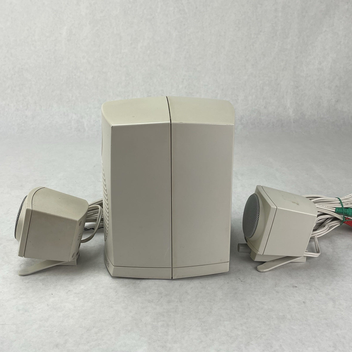 Boston Acoustics BA635 2.1 Speaker Tested With Power Cord3