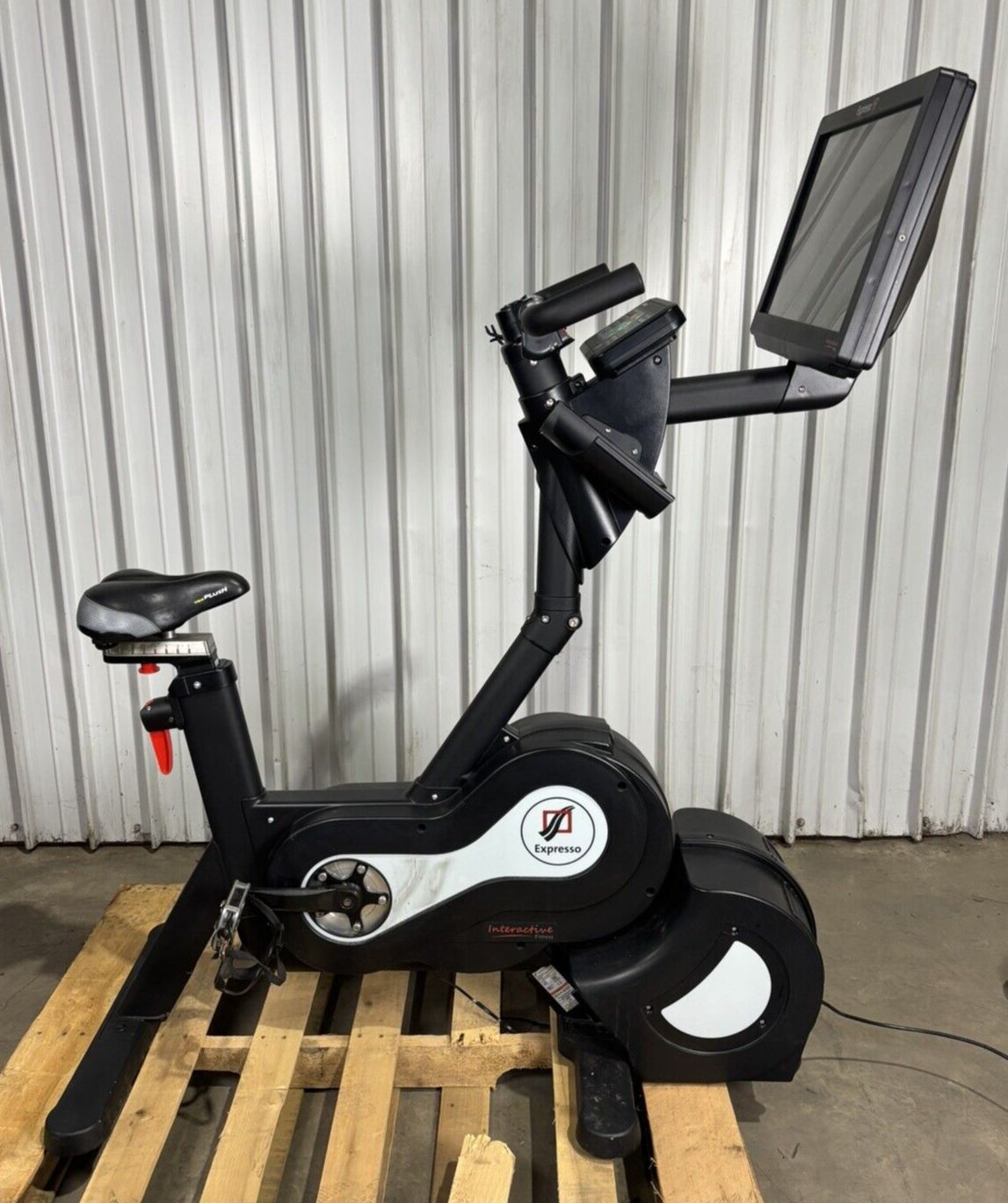 Expresso HD Interactive Upright Bike Tested Works Screen Freezes