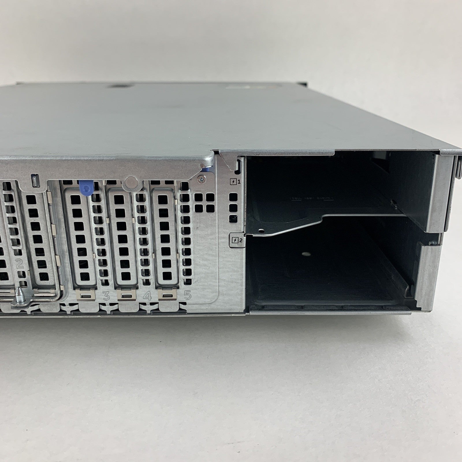 Dell EMC Poweredge R530 2x Xeon E5-2620v3 2.4 GHz 32 GB Ram No OS No HDD No PSUs