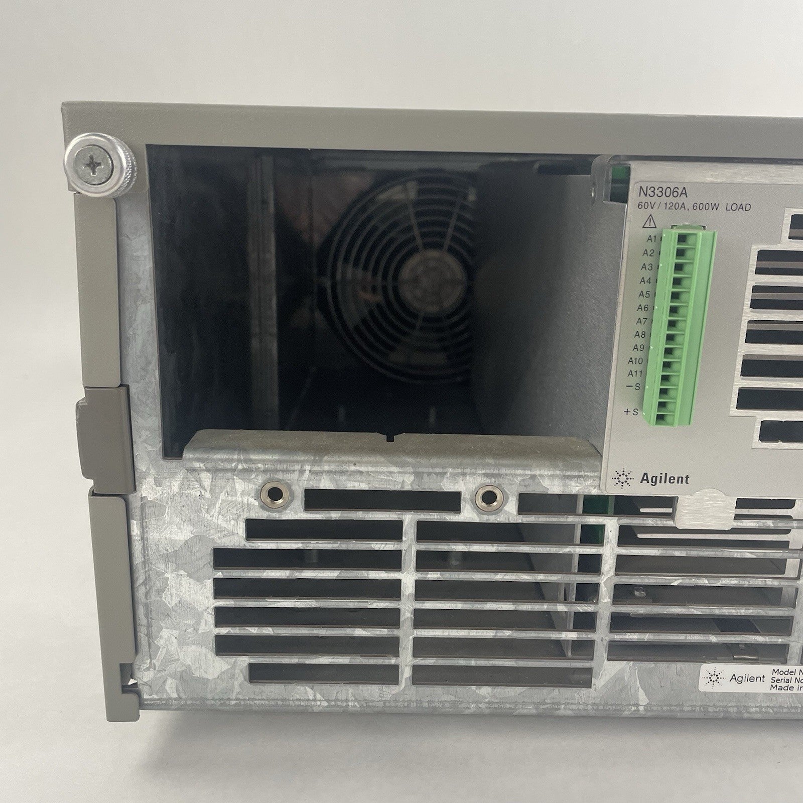 Agilent N3300A Electronic Load Mainframe 3x N3304A Module May Need Calibration6