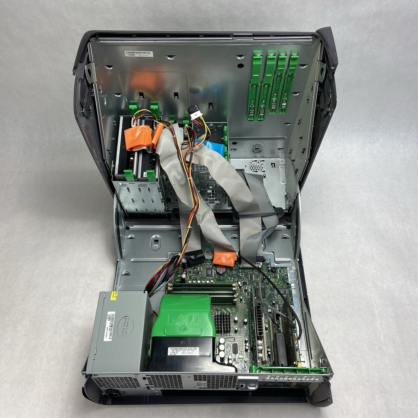 Dell Dimension 8250 MT Intel Pentium 4 2.4Ghz 512MB RAM No HDD No OS P738