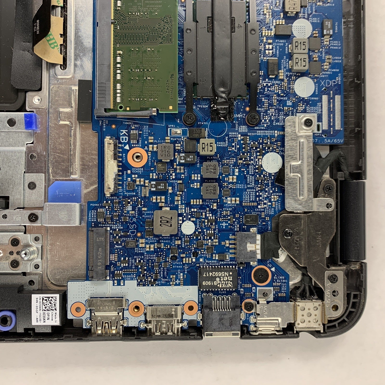 Dell Latitude 3300 13.3" i5-8250u 1.6 GHz 8 GB Ram NO OS No HDD No Batt No AC