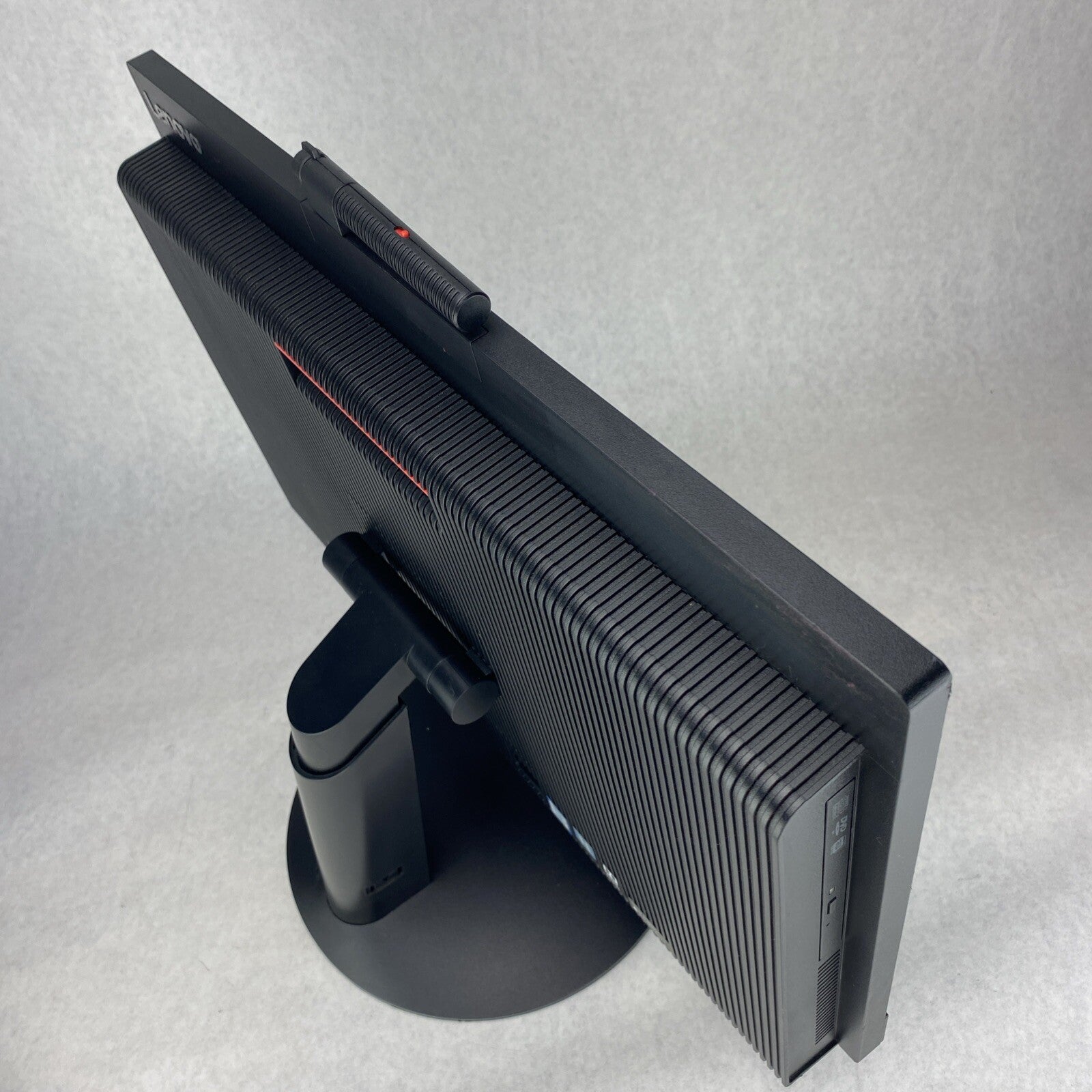 Lenovo ThinkCentre M820z 22" AIO Intel Core i7-8700 3.20GHz 8GB RAM No HDD No OS
