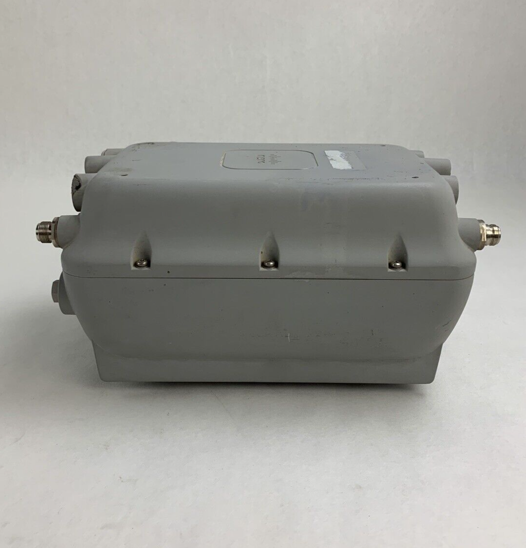 Cisco AIR-AP1572EAC-B-K9 Aironet Outdoor Access Point Missing Screws and Covers