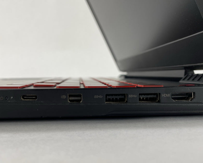 Lenovo Legion Y520 15.6" i7-7700HQ 2.80 GHz 16 GB RAM GTX 1060 No SSD/OS/AC