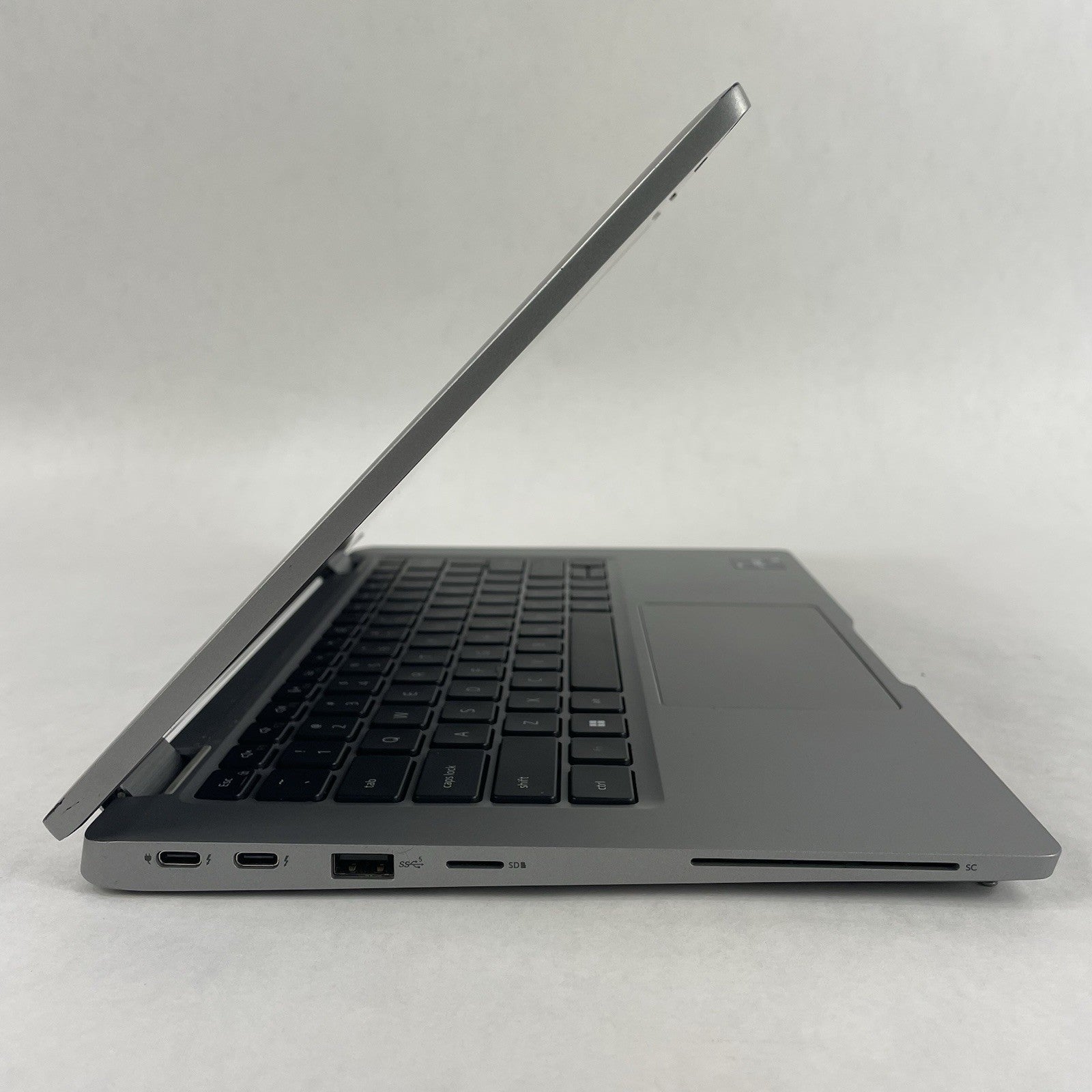 Dell Latitude 5330 13.3" i5-1245U 3.96 GHz 16 GB RAM Touchscreen No SSD/OS/AC4