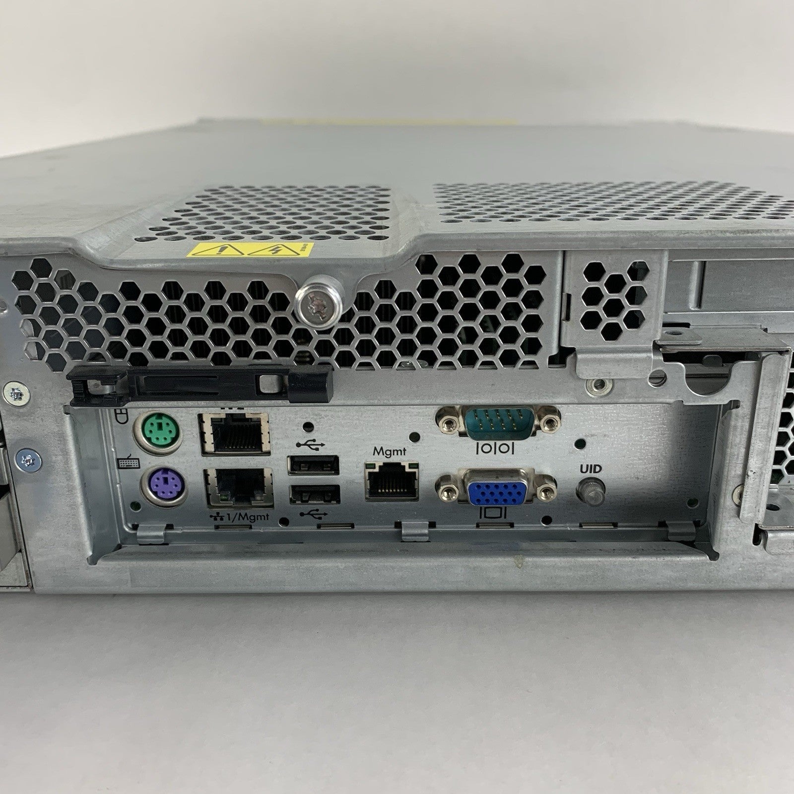 HP StorageWorks D2D Backup System 1x AMD Opteron 2383 2.7GHz 8GB RAM No OS/HDD7