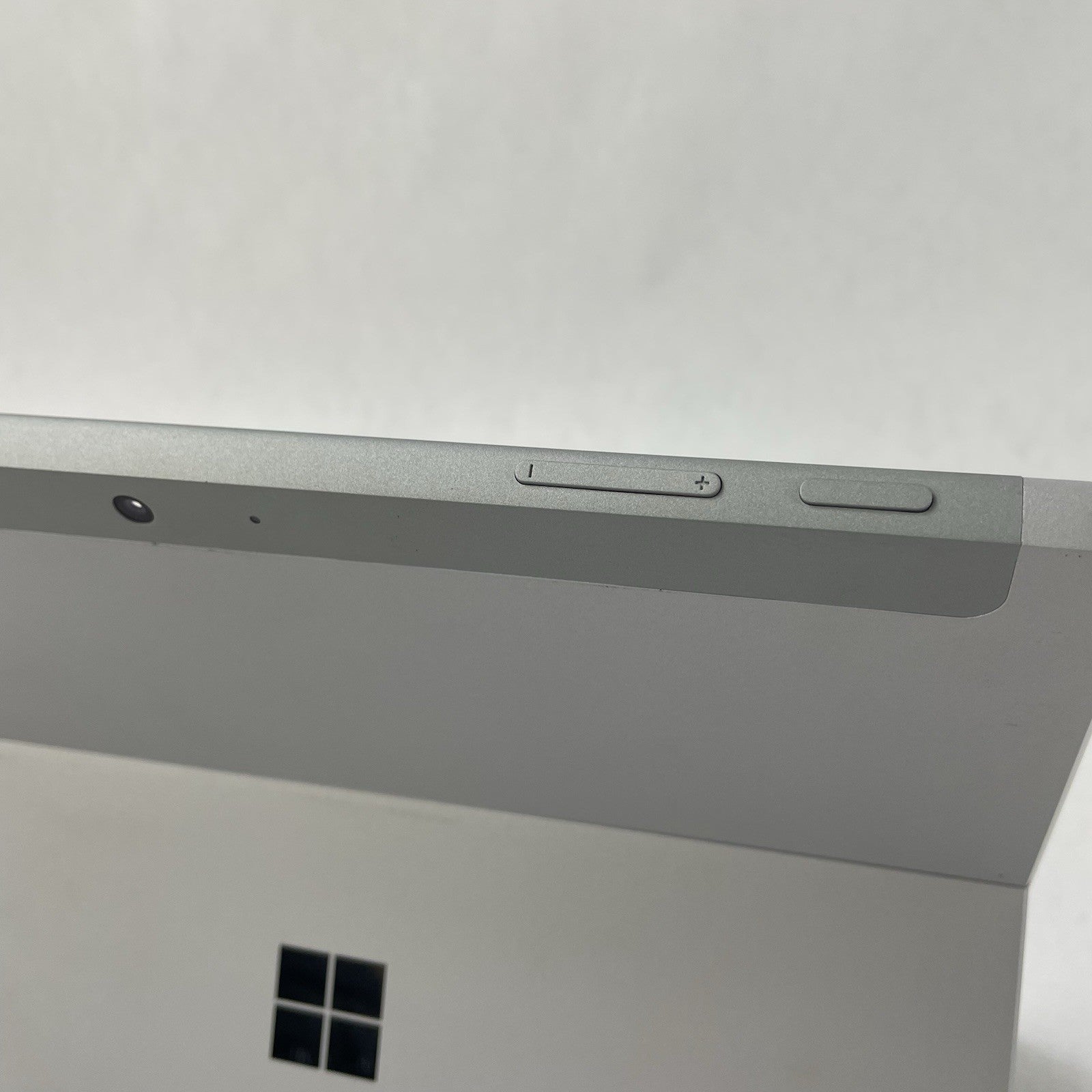 Microsoft Surface Go 3 10.5" i3-10100Y 1.30 GHz 8 GB RAM 128GB SSD Win115