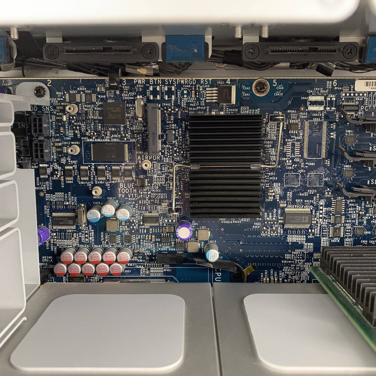 Apple Mac Pro A1186 Dual Intel Xeon 5150 X2 2.66 GHz  x8 512 MB Ram No OS No HDD