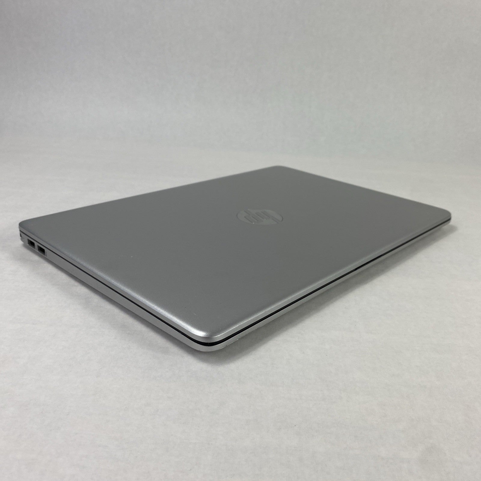 HP Laptop 15-ef2013dx AMD Ryzen 5 5500U 2.1GHz 16GB RAM 15.6" No HDD No OS