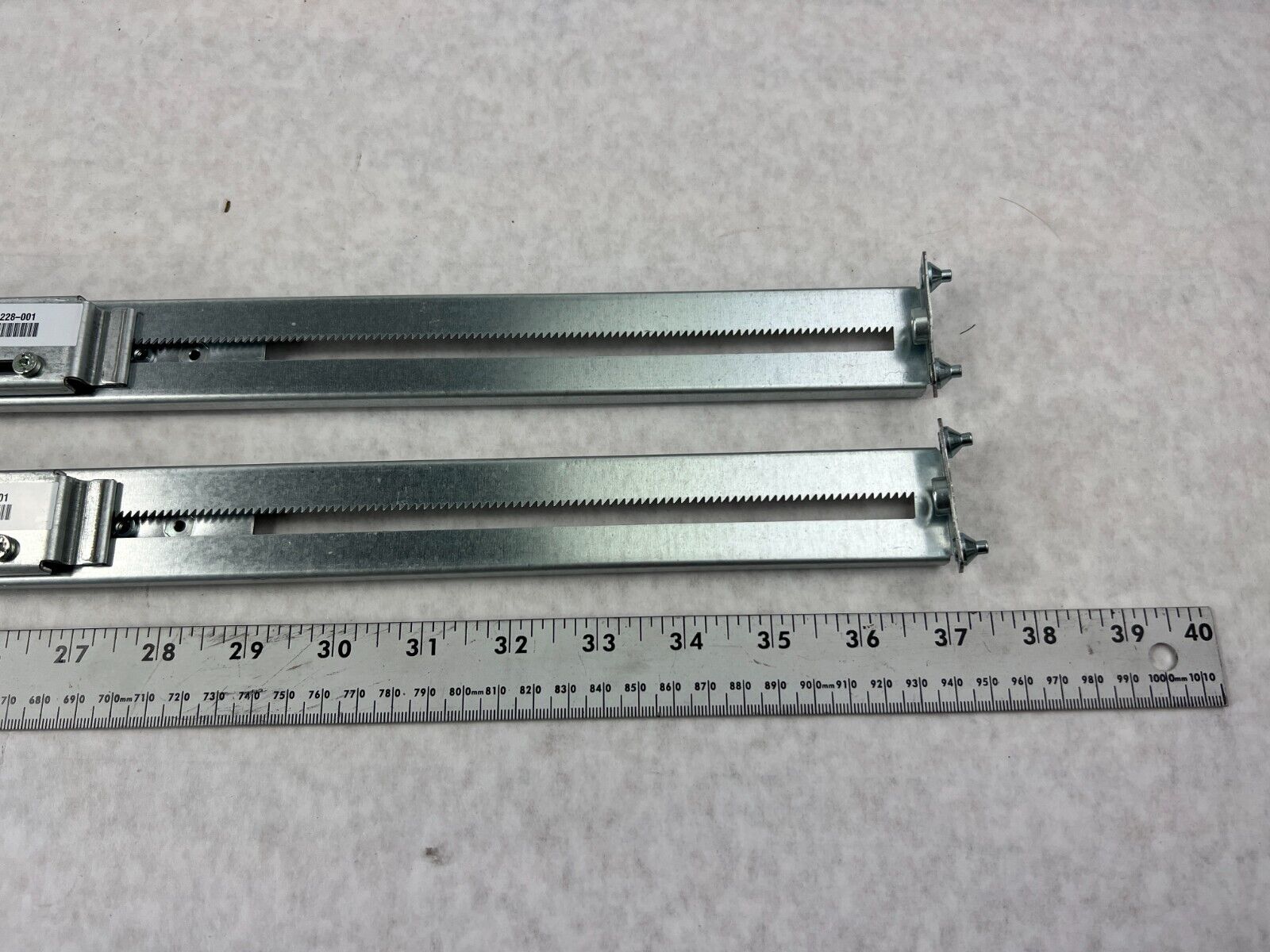 HP 252228-001 Left and Right Server Rails