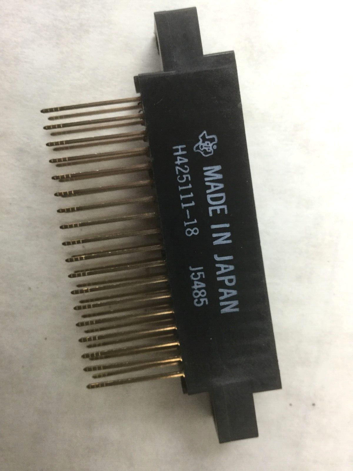 Texas H425111-18 (J5485) Connector Receptacle