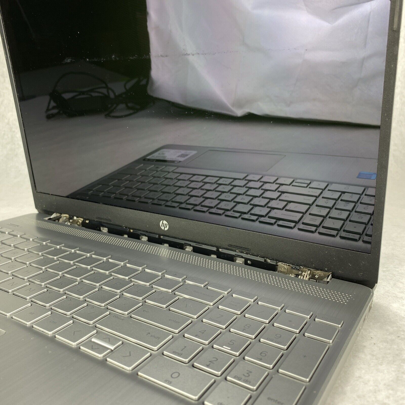 HP Laptop 15-dy2046nr 15.6" Intel Core i3-1115G4 3.0GHz 8GB RAM No AC HDD OS