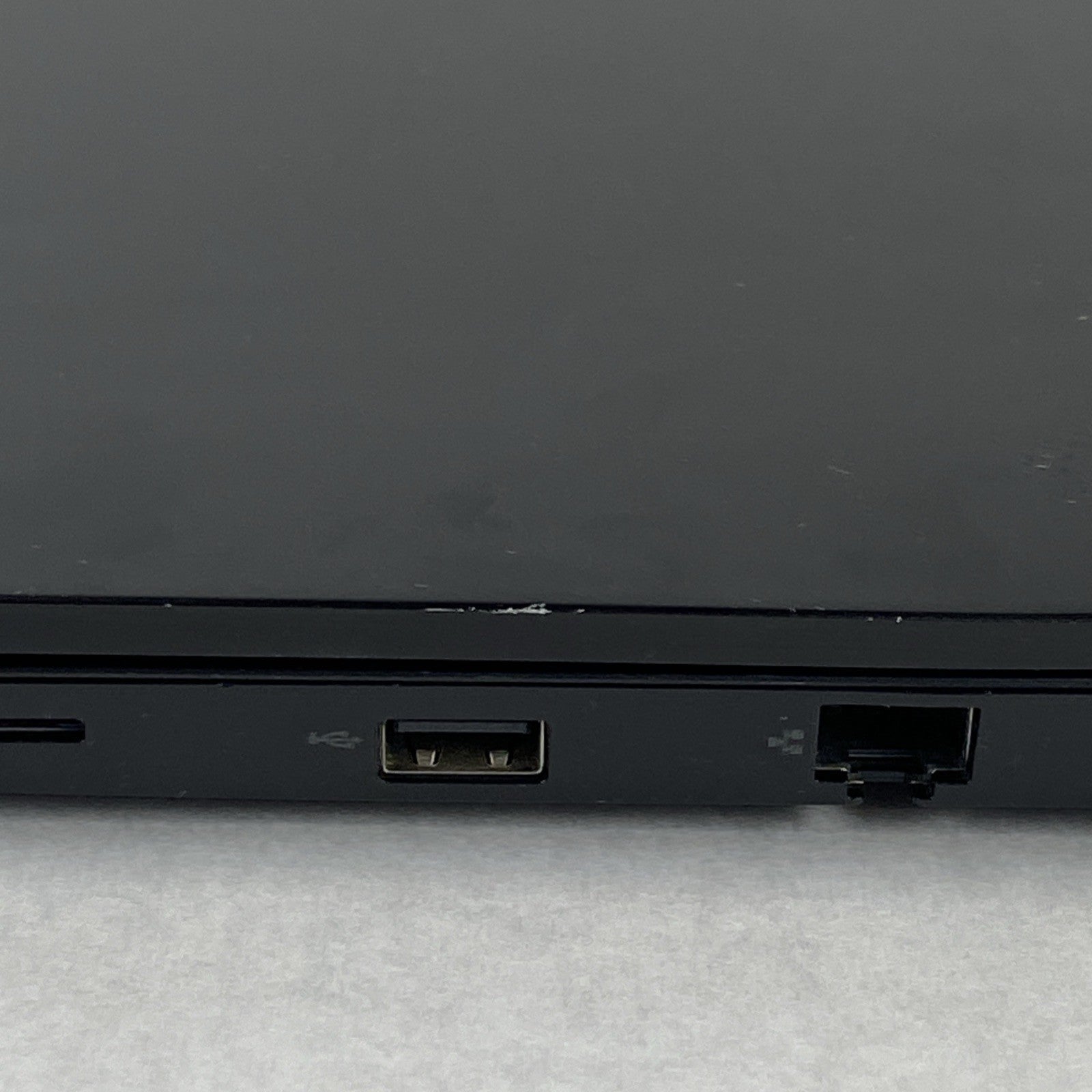 Lenovo ThinkPad E480 Intel Core i5-8250U 1.60 GHz 8 GB RAM 14" No HDD No OS