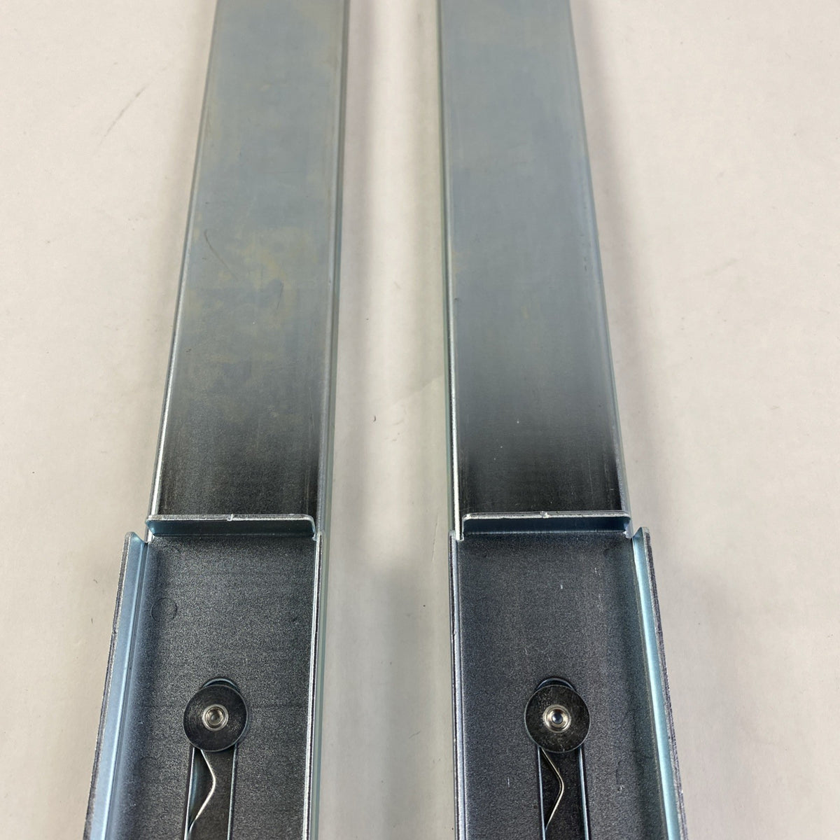 Dell CN-0DR784-01078-81D-0633 1U Left and Right Sliding Server Rails3