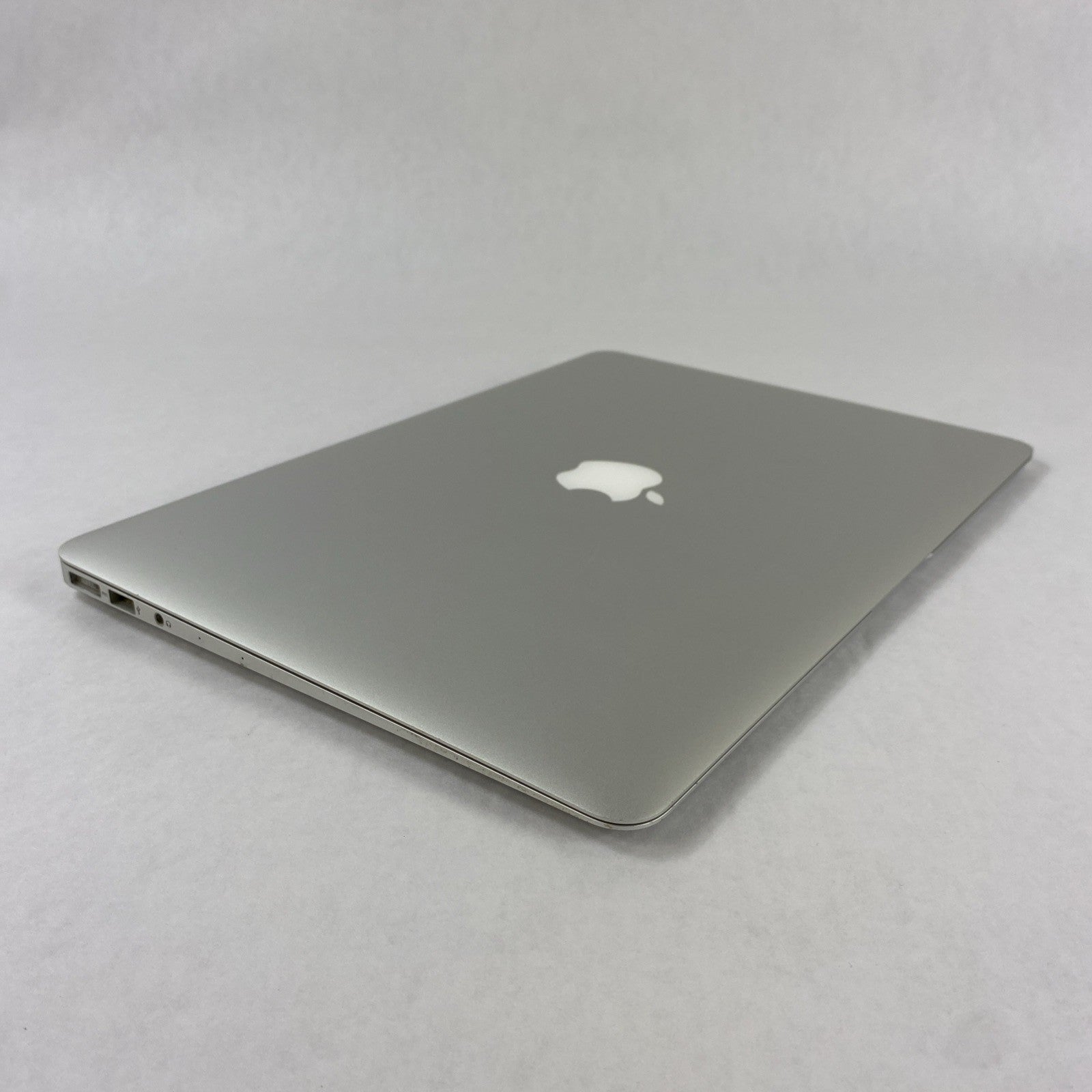 Apple MacBook Air A1466 2017 13" 1.8 GHz i5 8 GB RAM 500GB SSD os12.7.617