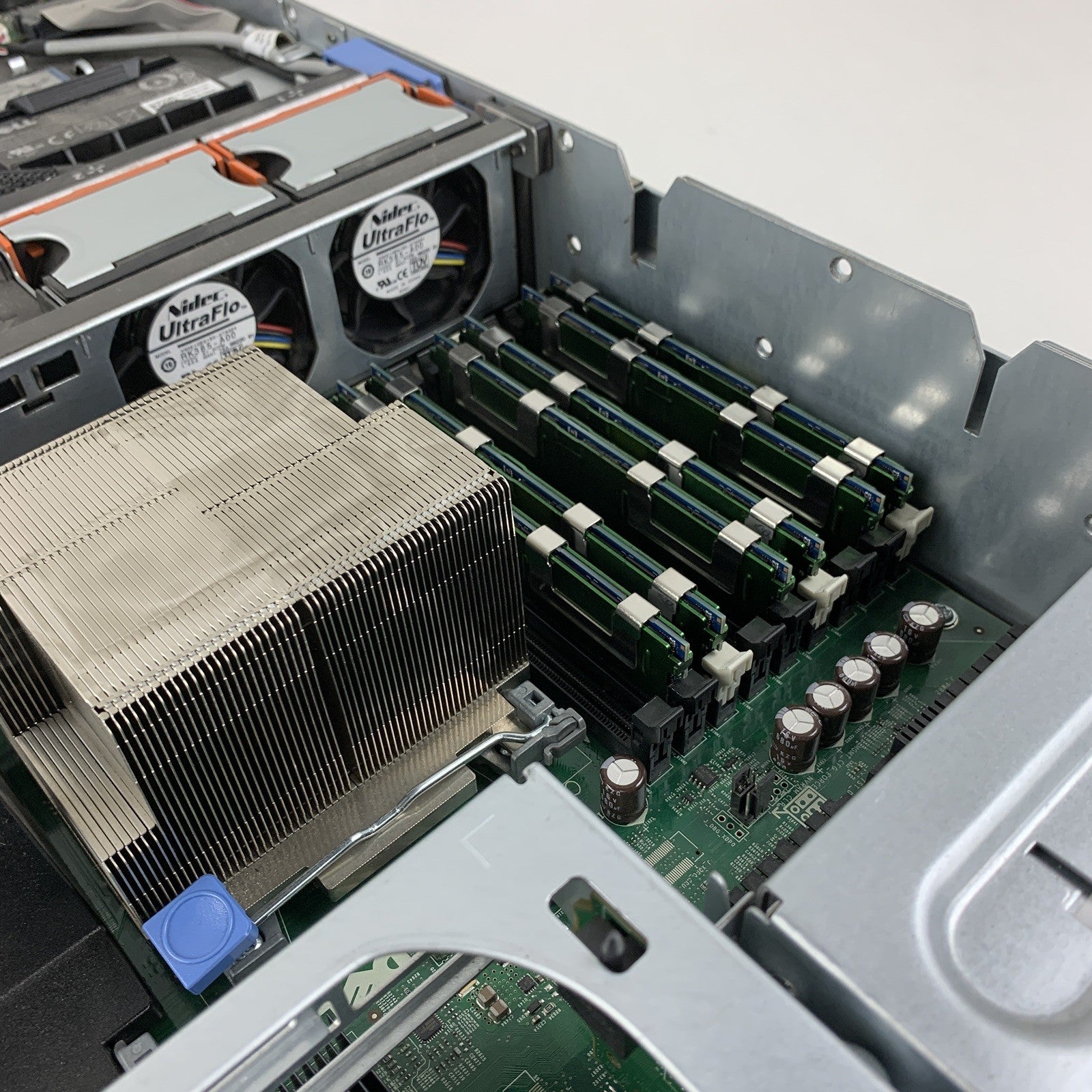 Dell PowerEdge R710 Server x1 Intel Xeon E5504 2.00 GHz 24 GB RAM No HDD No OS