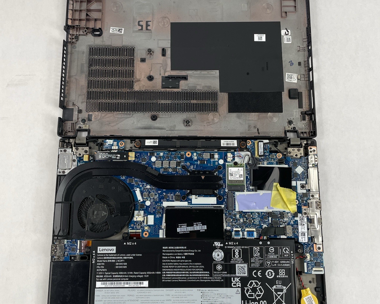 Lenovo ThinkPad T14 14" AMD Ryzen 5 Pro 5650U 2.30 GHz 4 GB RAM No SSD/OS/AC