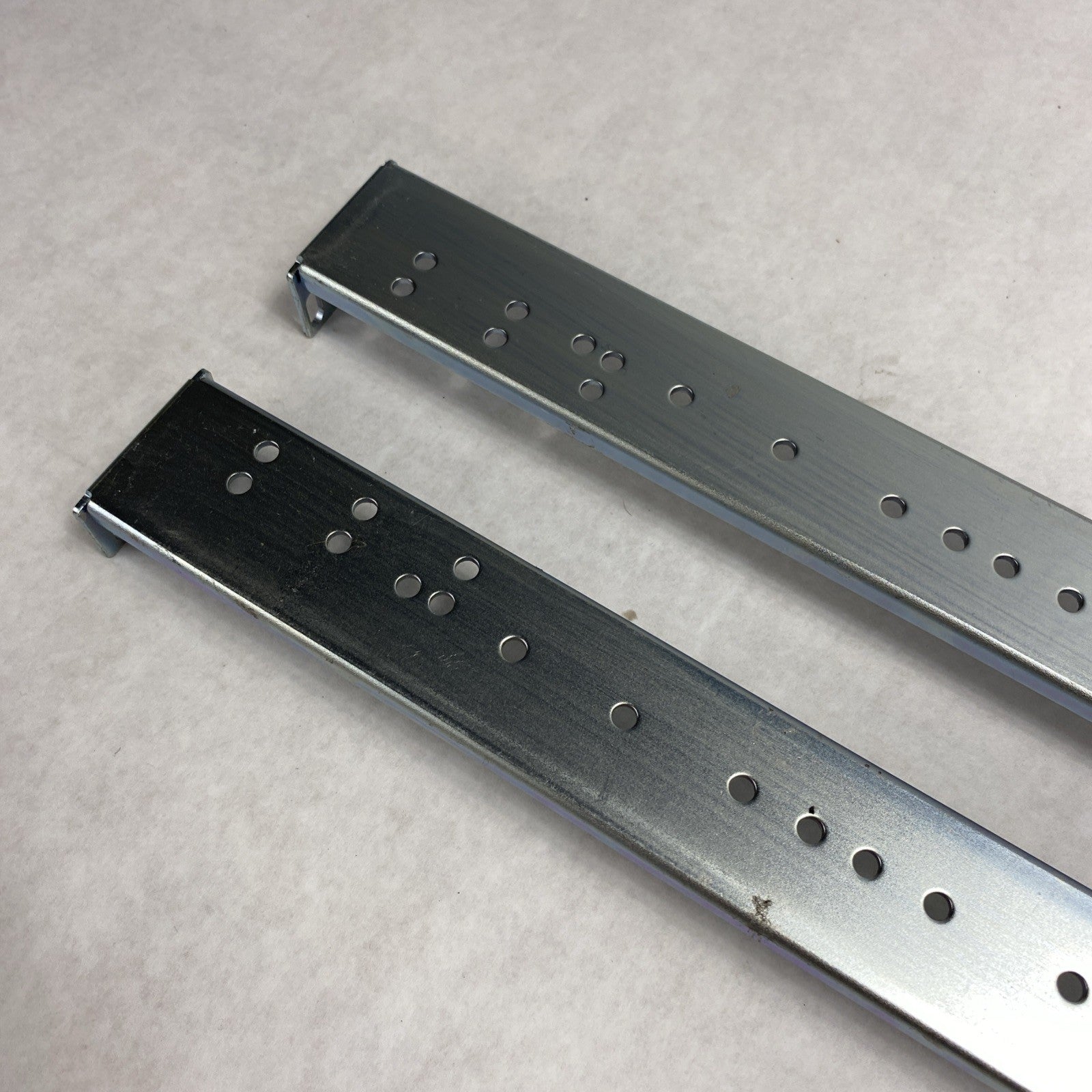Foxconn/Brocade 42-0202402-01/42-0202400-01 1U Rail Set 6