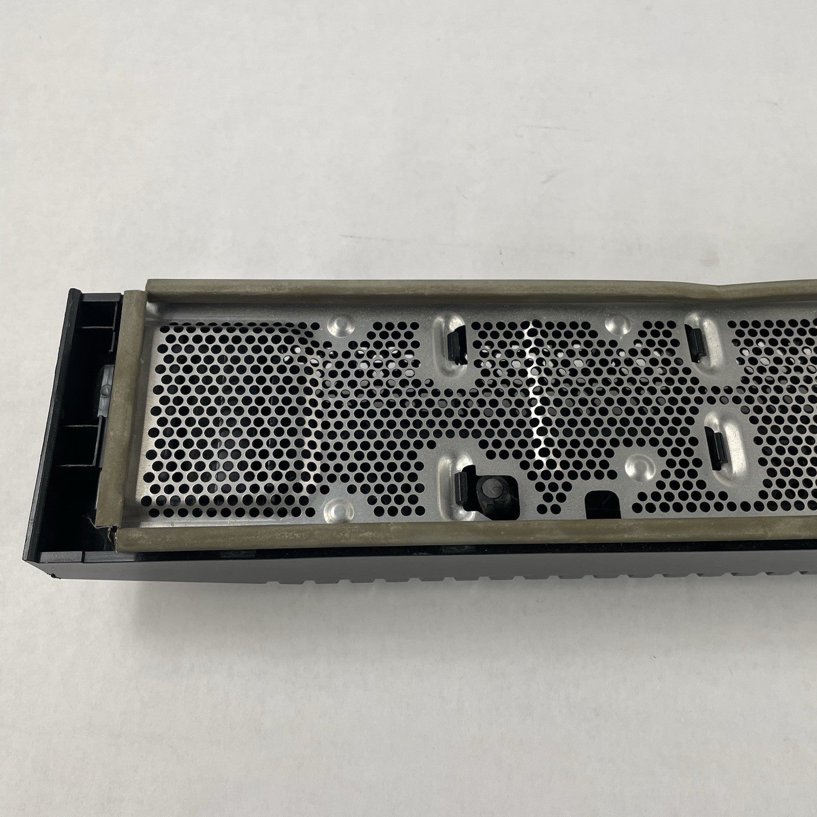 EMC Data Domain DD2500 100-564-598 Server Front Bezel Cover WITHOUT KEYS9