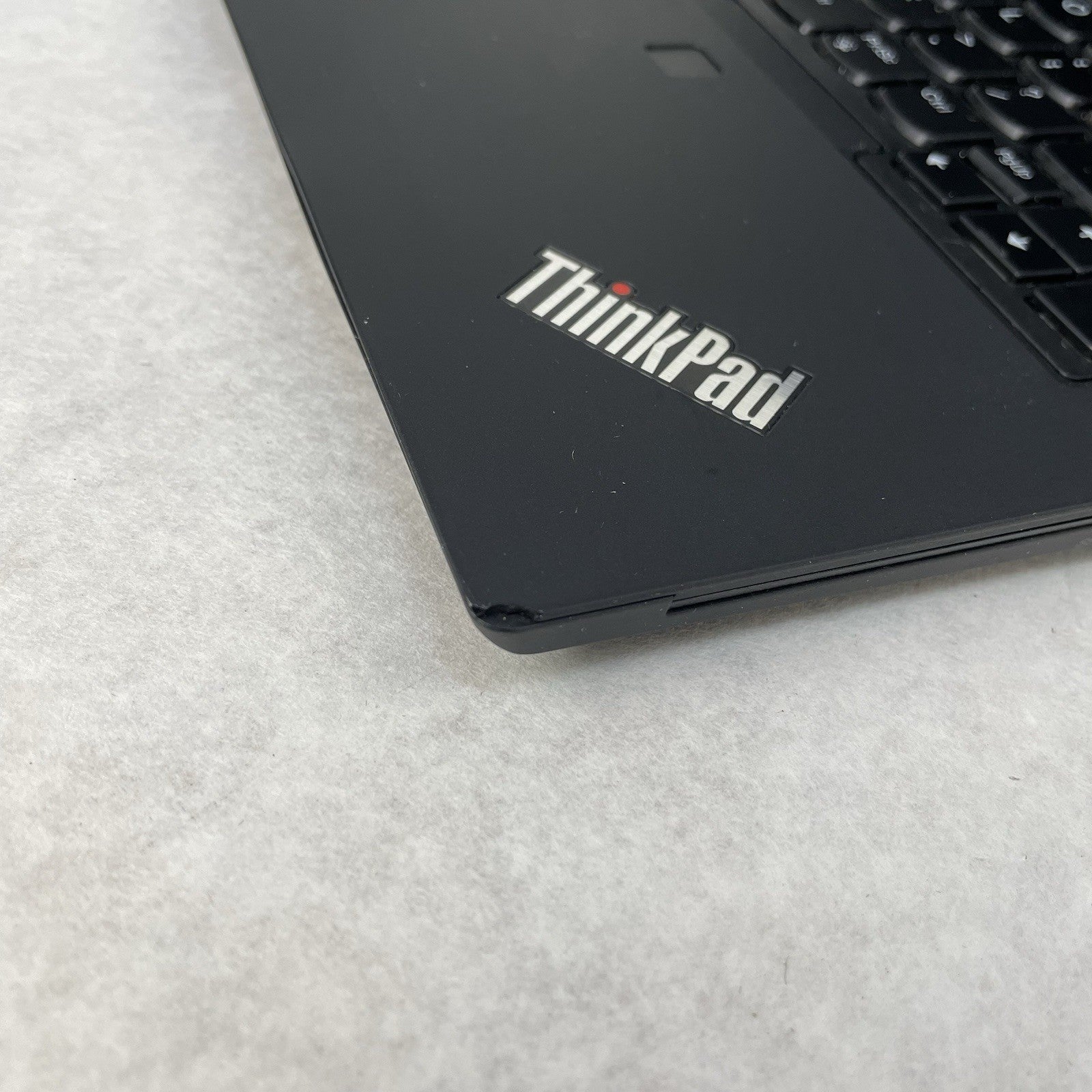 Lenovo ThinkPad T490 14" i5-8365U 1.60 GHz 8 GB RAN No SSD/OS/AC - Chipped Palm3