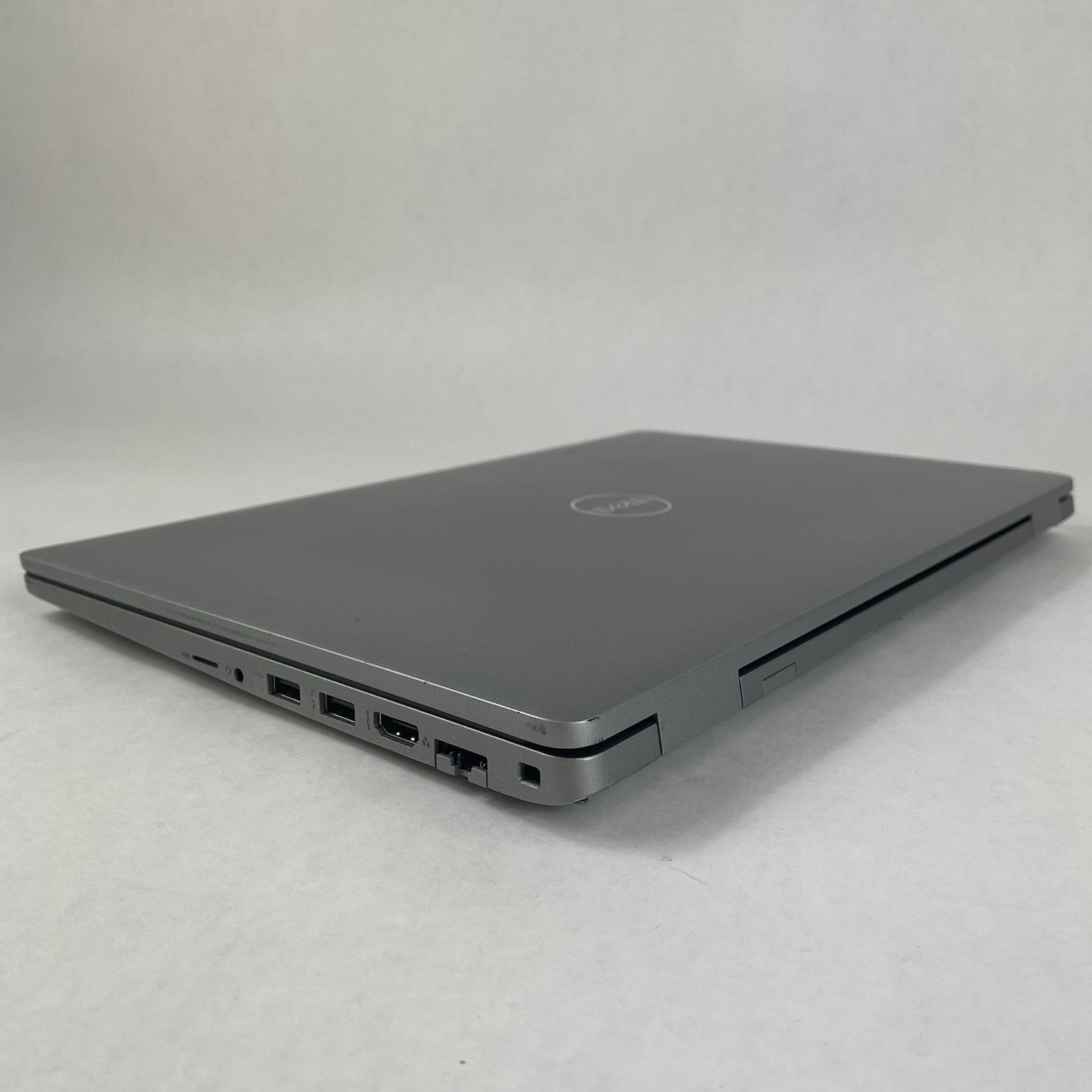 Dell Latitude 5530 15.6" i5-1235U 3.96GHz 8GB RAM No SSD/OS/AC - Scratched Paint8