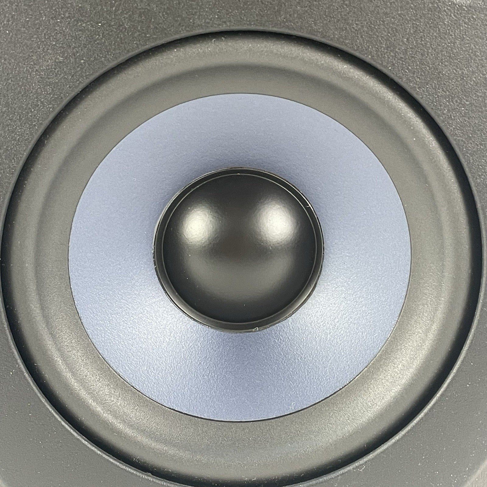 Single Polk Audio RTi28 Speaker w/ Wall Mount4