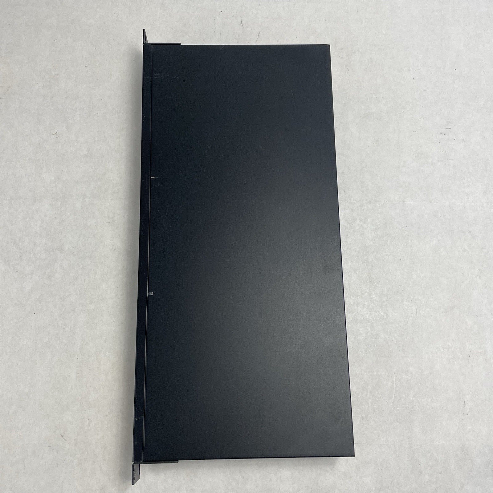 Lantronix SM24TAT2SA-VT 24-Port Managed Gigabit Ethernet PoE+ Tested & Reset11
