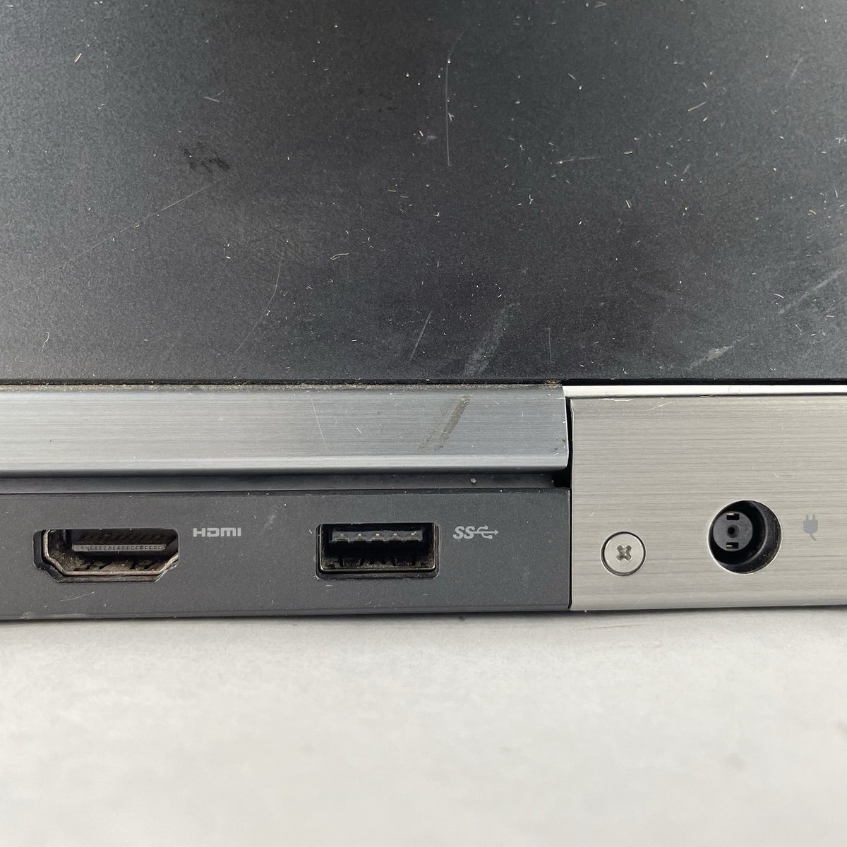 Dell Latitude E5570 15.6" i5-6300U 2.40 GHz 8 GB RAM No SSD/OS/AC - USB13