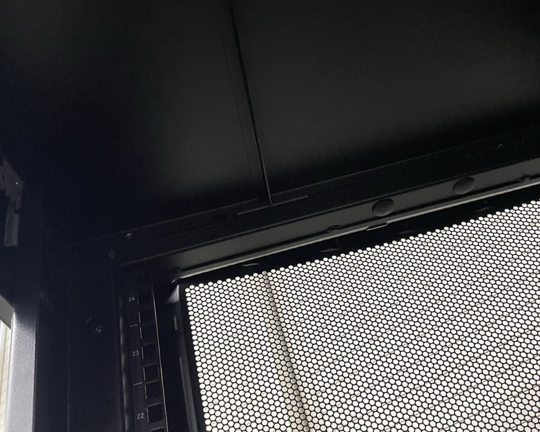 APC AR3104 Server Rack Enclosure w/ Keys