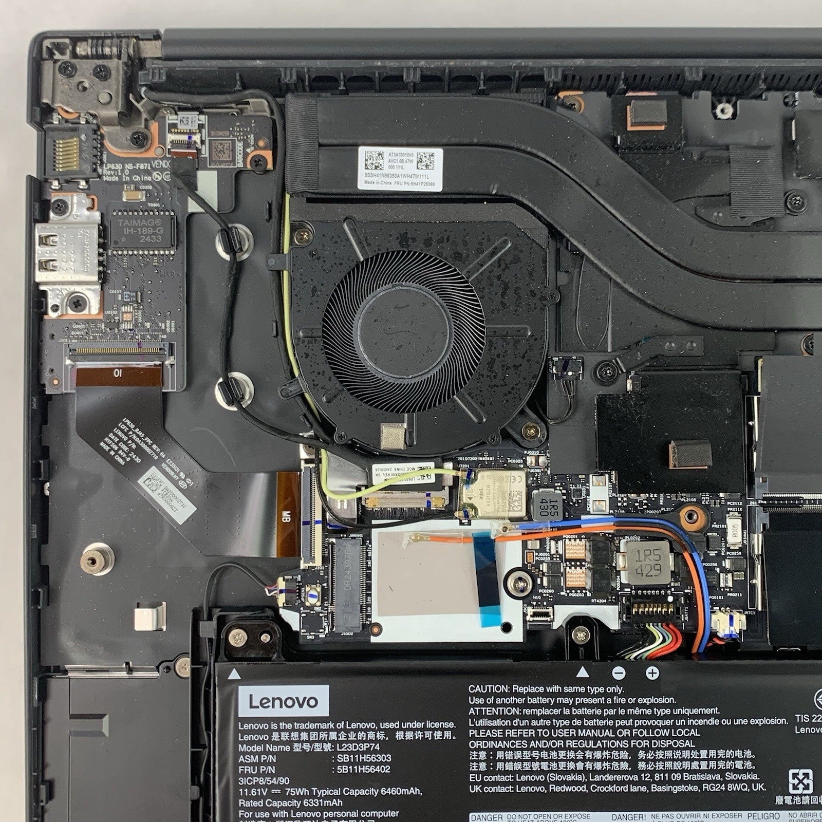 Lenovo ThinkPad P16s Gen3 Ultra 7 155H 1.4 GHz 32 GB RAM Heat Spots No OS/SSD/AC11