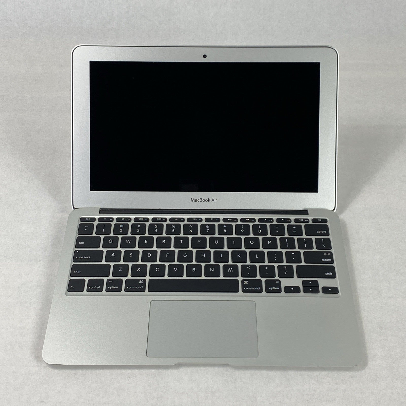 Apple MacBook Air A1465 2015 11" 1.6Ghz i5 4GB RAM 120GB SSD os12.7.6 304 Cycles