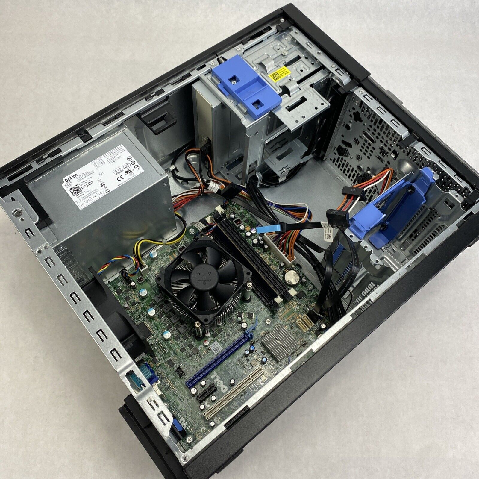 Dell OptiPlex 790 MT Intel Core i5-2500 3.30GHz 4GB RAM No HDD No OS