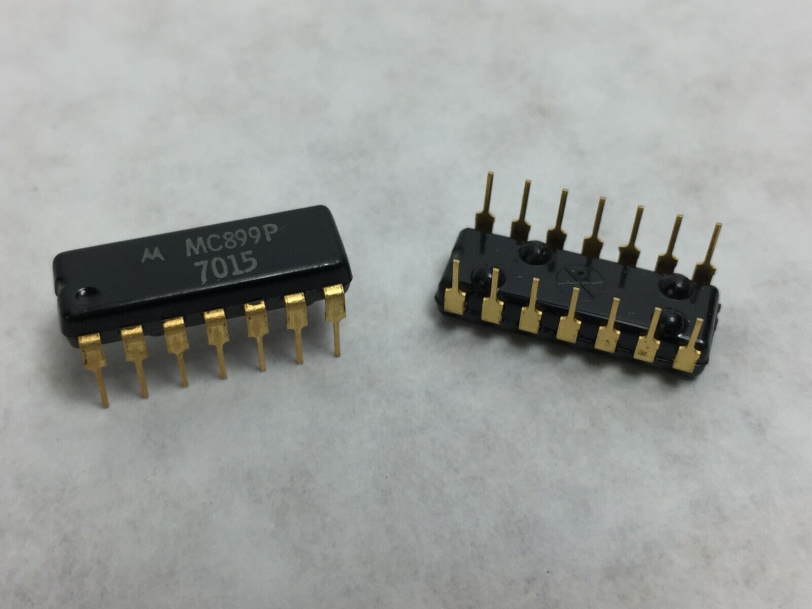 Motorola MC899P 14 Pin Gold Dip IC (Lot of 5)