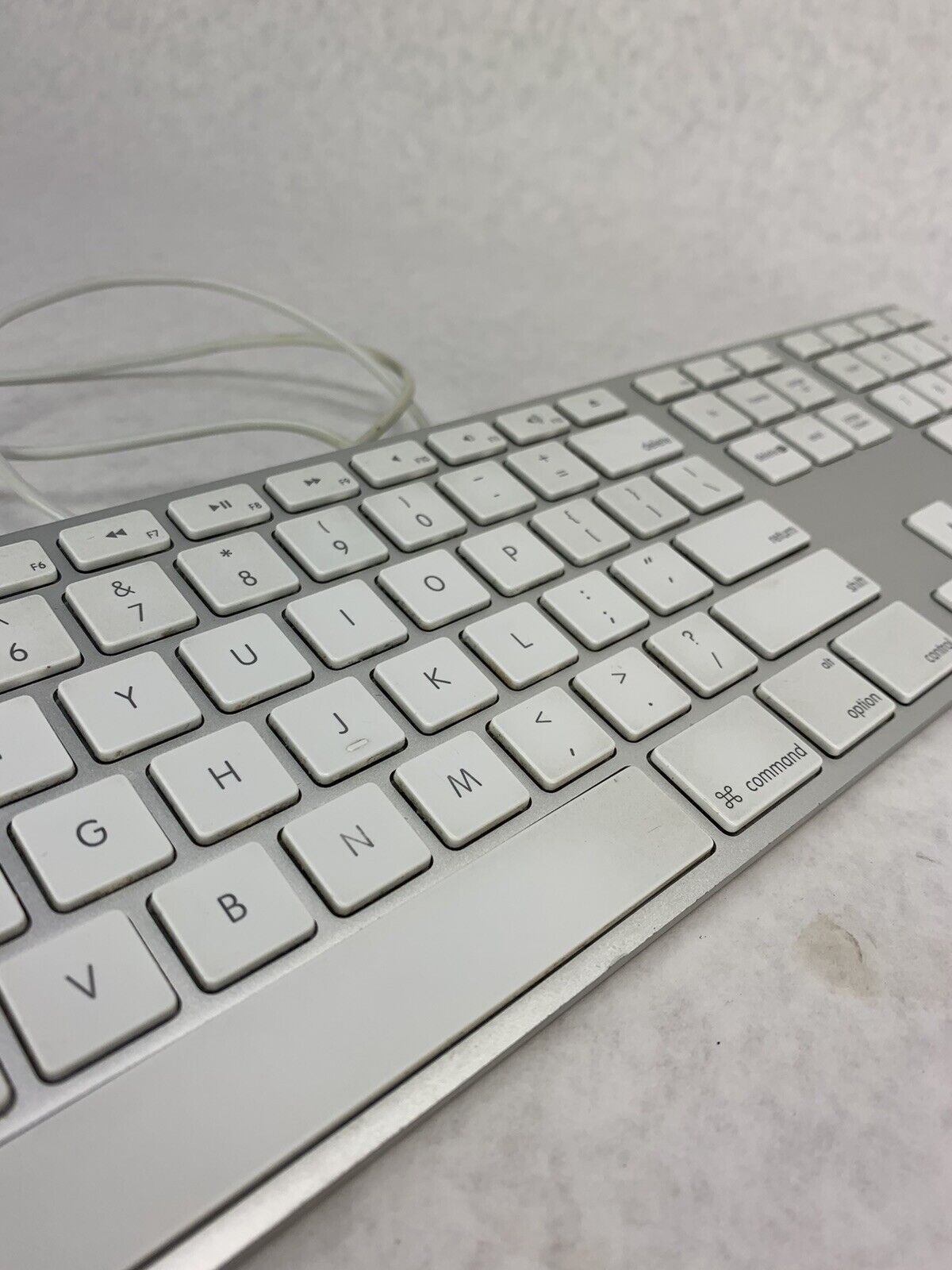 Apple Mac Keyboard Genuine A1243 USB Ultra Thin Aluminum Keypad Used