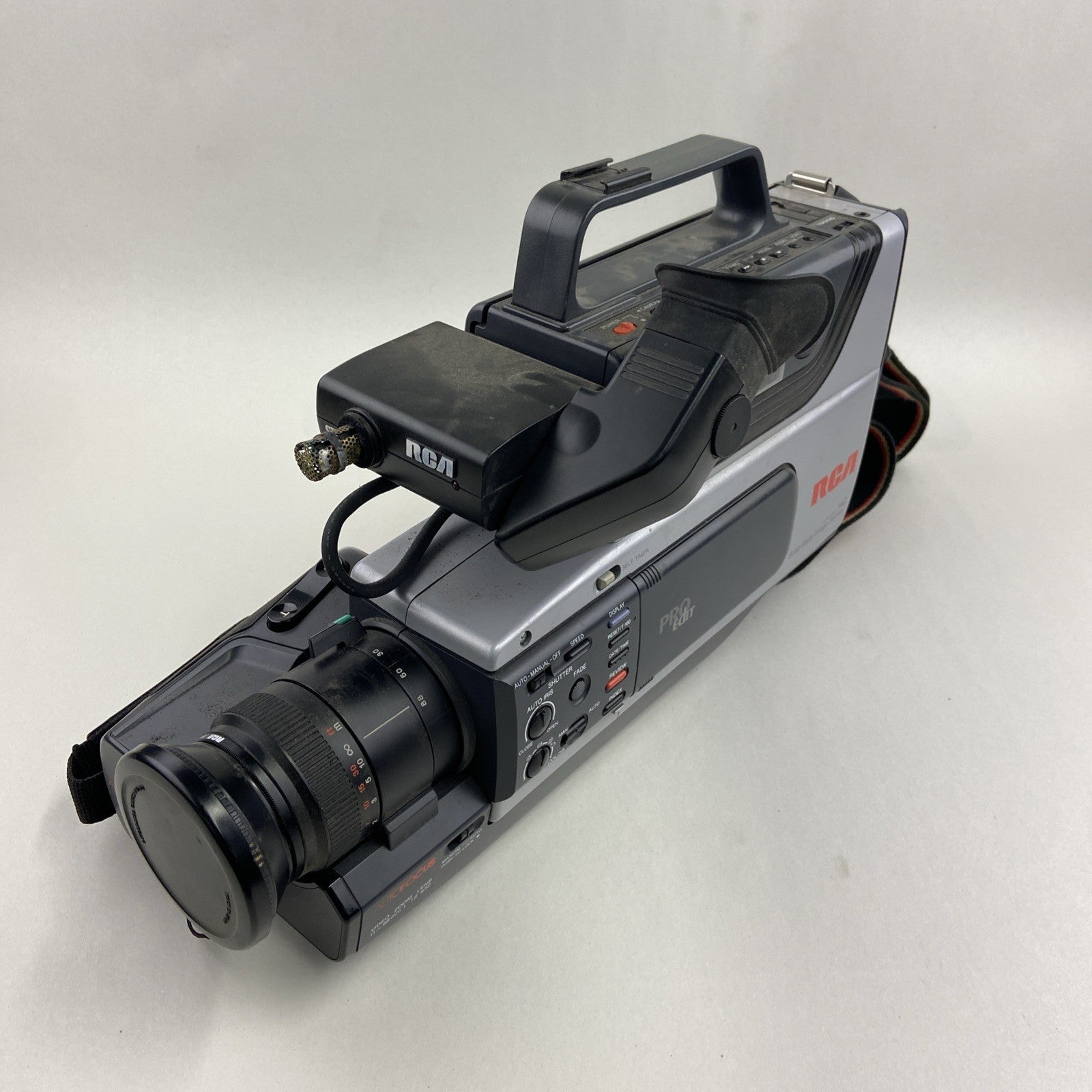 RCA CC320 - Pro Edit VHS HQ Camcorder w/Battery, Adapter, & Case0