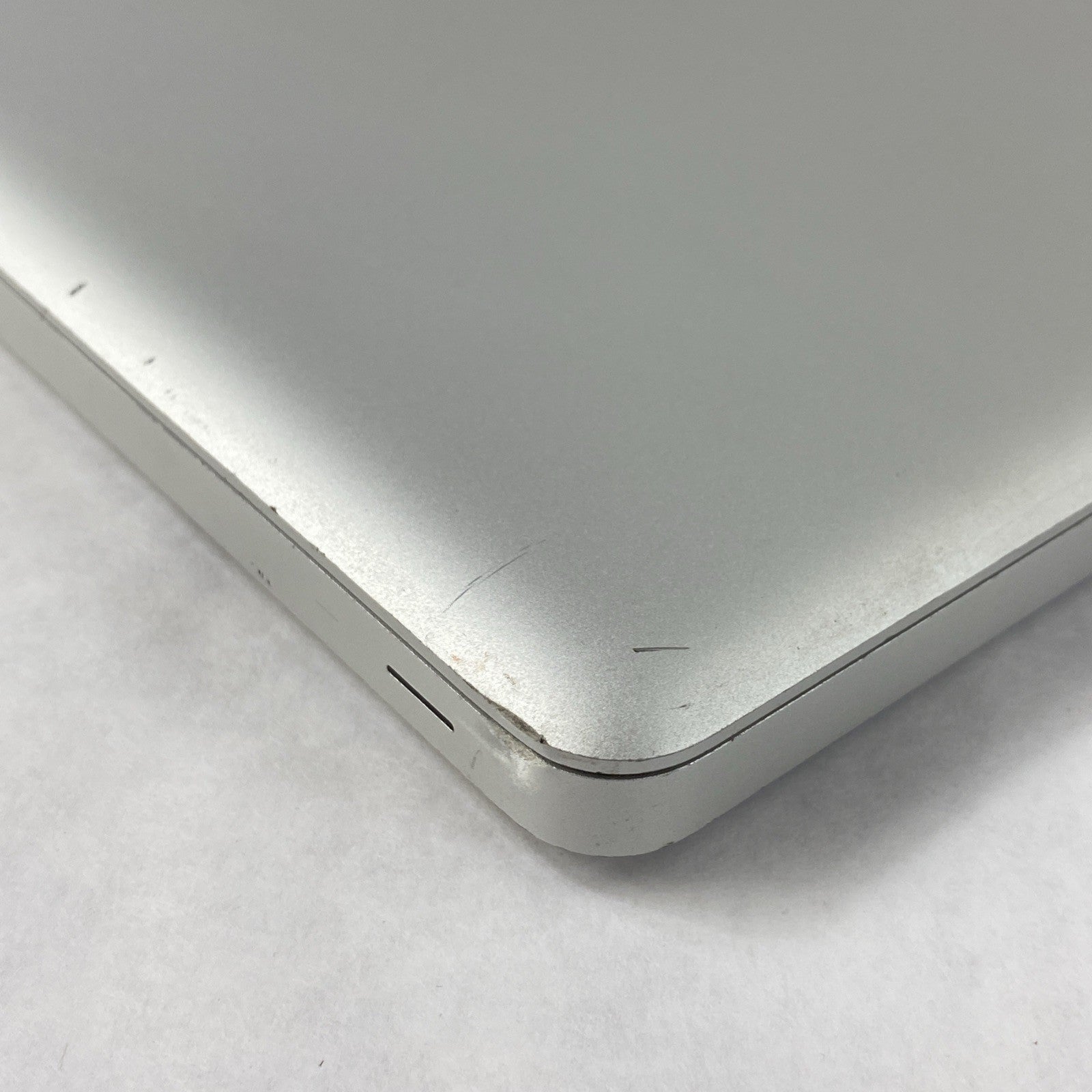 Apple MacBook Pro A1286 2010 15" 2.53GHz i5 8GB RAM 250GB SSD os10.13.616
