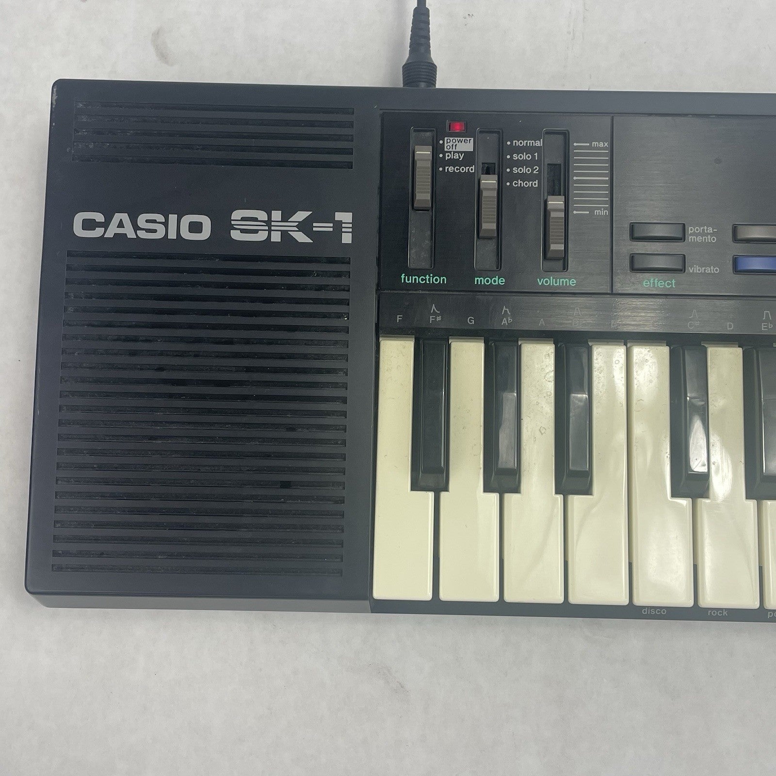 Casio SK-1 Portable 32 Key Sampling Keyboard2