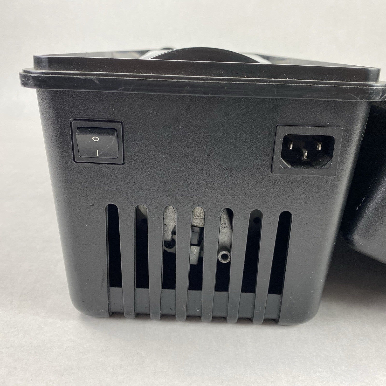 3M Model 497 Portable Electronics Service Vacuum No Power Cord No Attachments