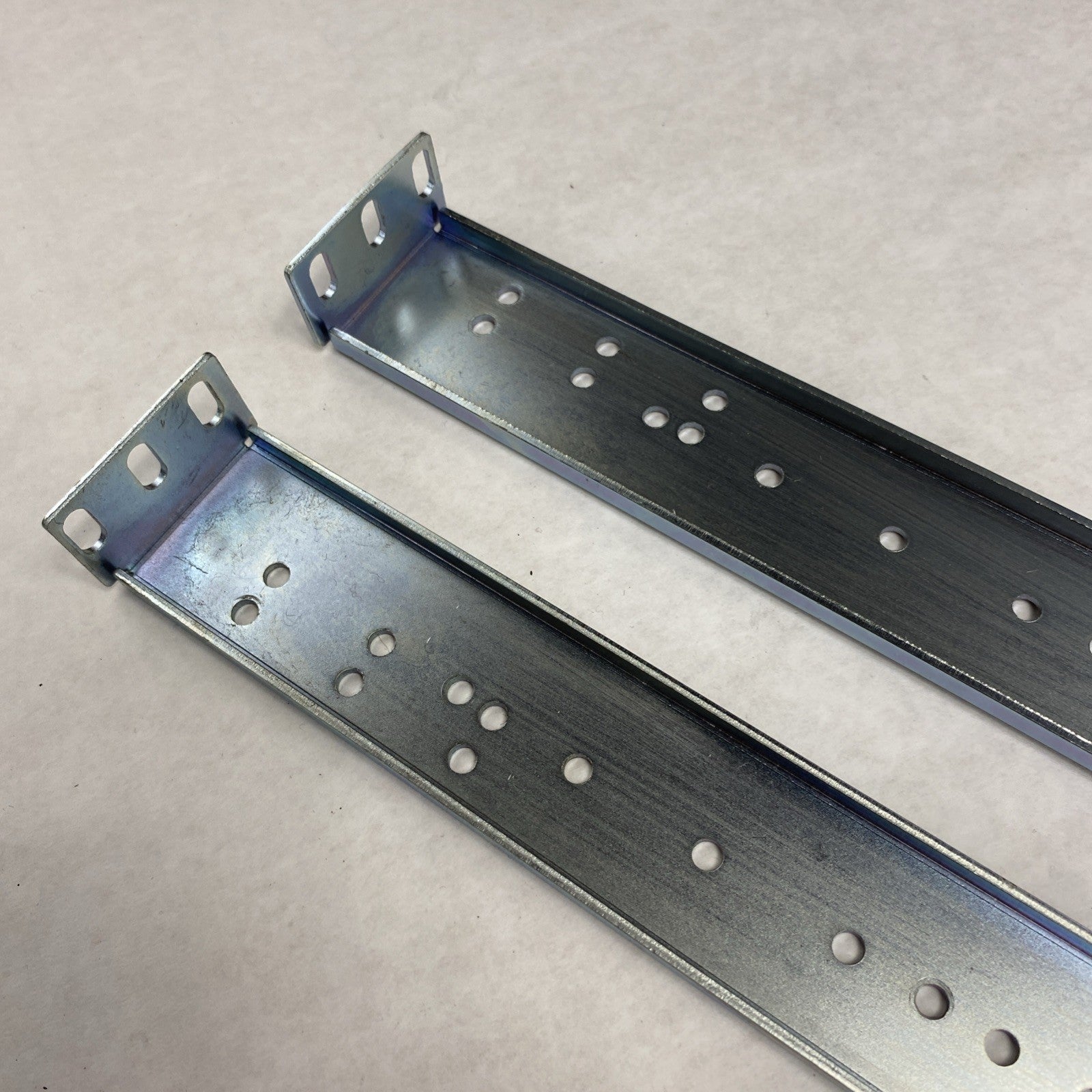 Foxconn/Brocade 42-0202402-01/42-0202400-01 1U Rail Set 3