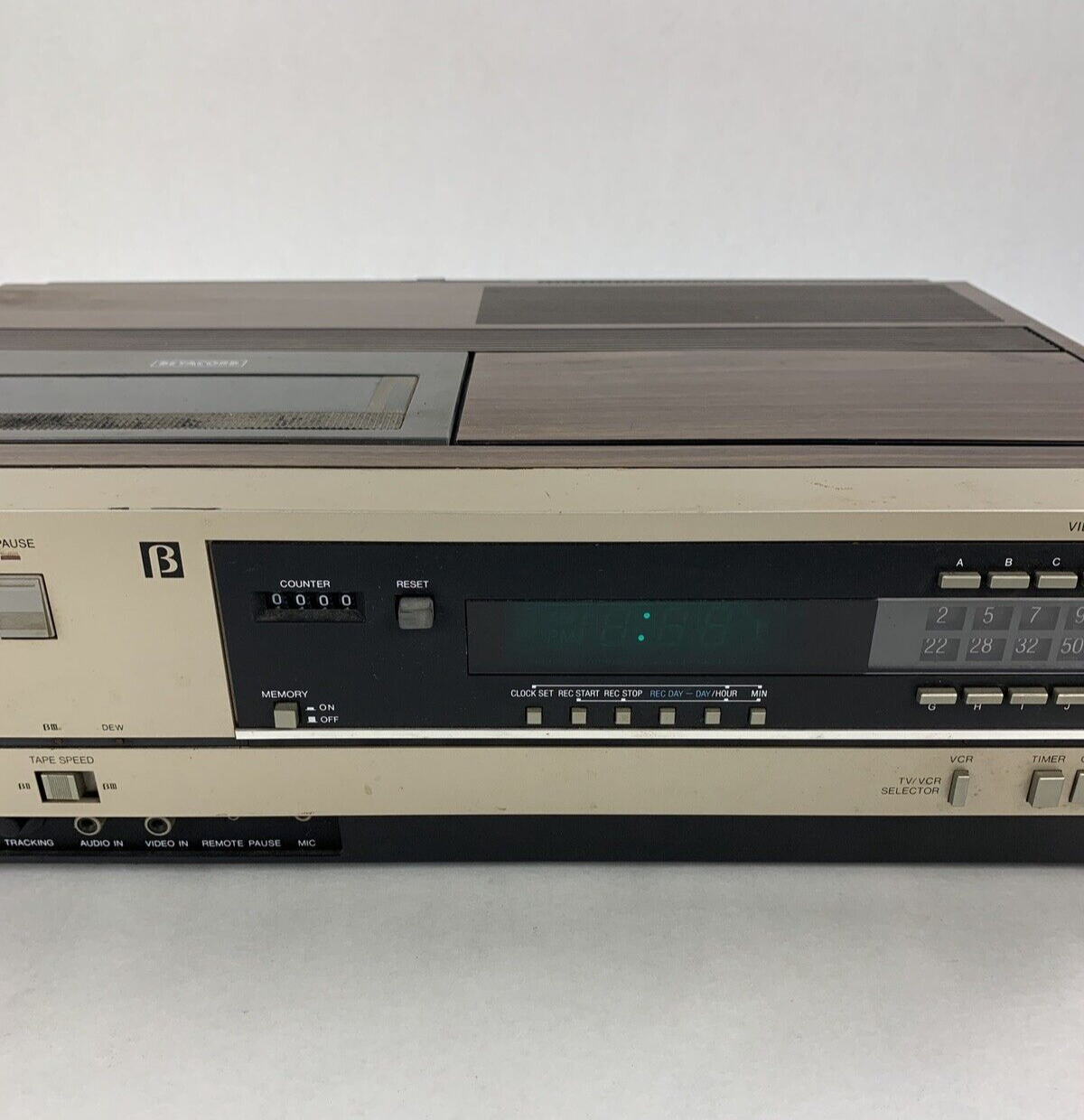 Sanyo VCR 4200 Betacord Video Cassette Recorder Power Tested Door Sticks Vintage