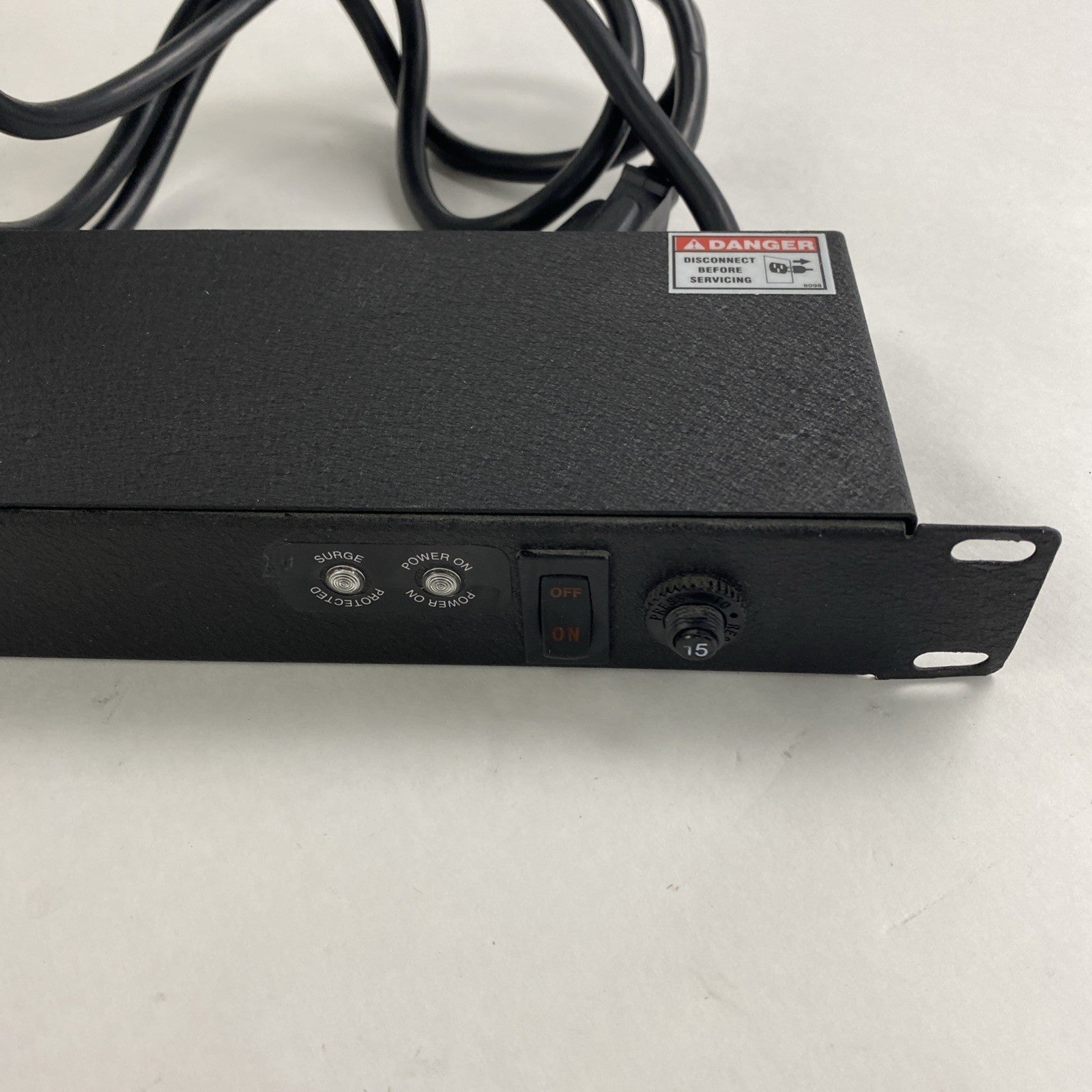 Geist SP104-10 Rack Mounted 10 Outlet Surge Protection3