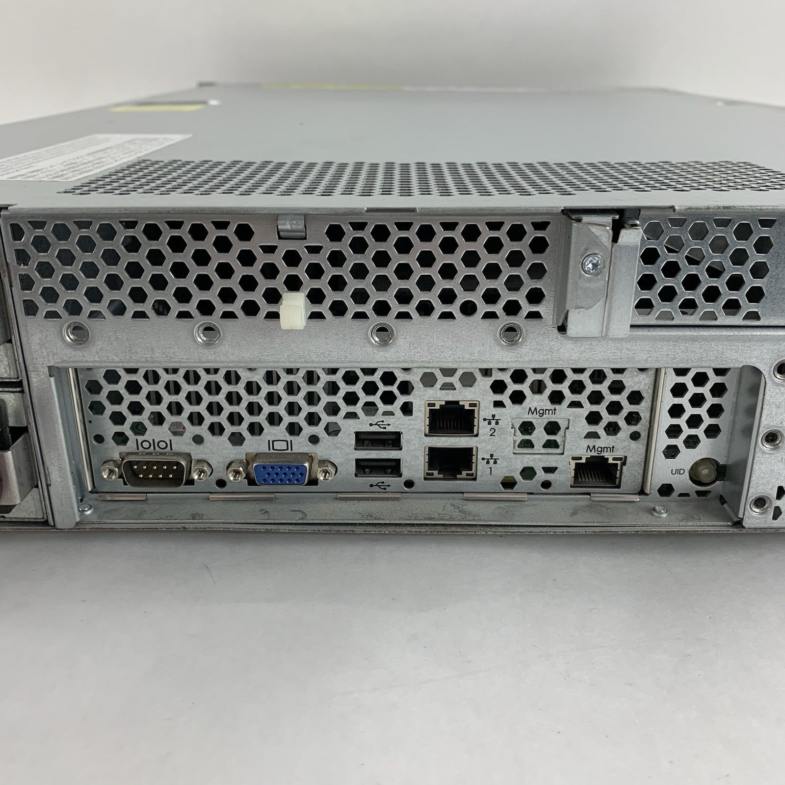 HP StorageWorks P4500 G2 Server 1x Xeon E5520 2.26GHz 8GB RAM No HDD/OS7
