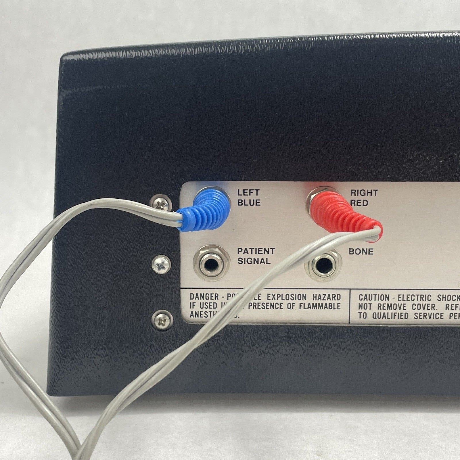 Beltone Model 110 Audiometer w/ Headphones9