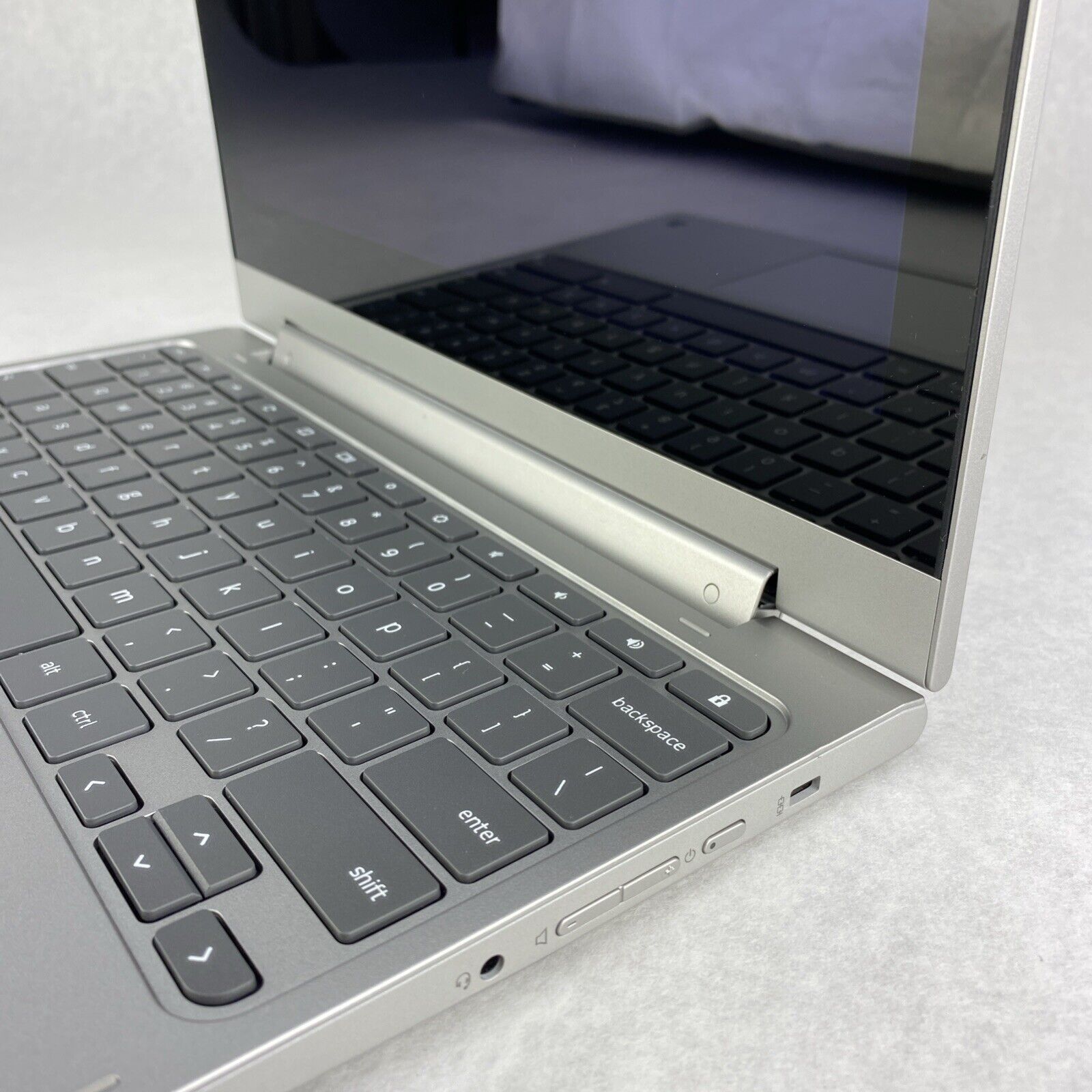 Lenovo IdeaPad 3 CB 11M735 11.6" Touch MT8173C 1.1GHz 4GB RAM No AC Adapter READ