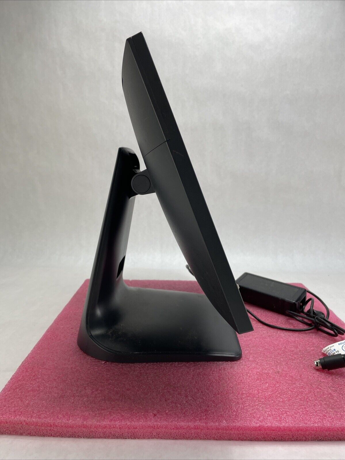 RealBom RB-P101G AIO Intel Celeron J1900 1.99GHz 4GB RAM No HDD No OS