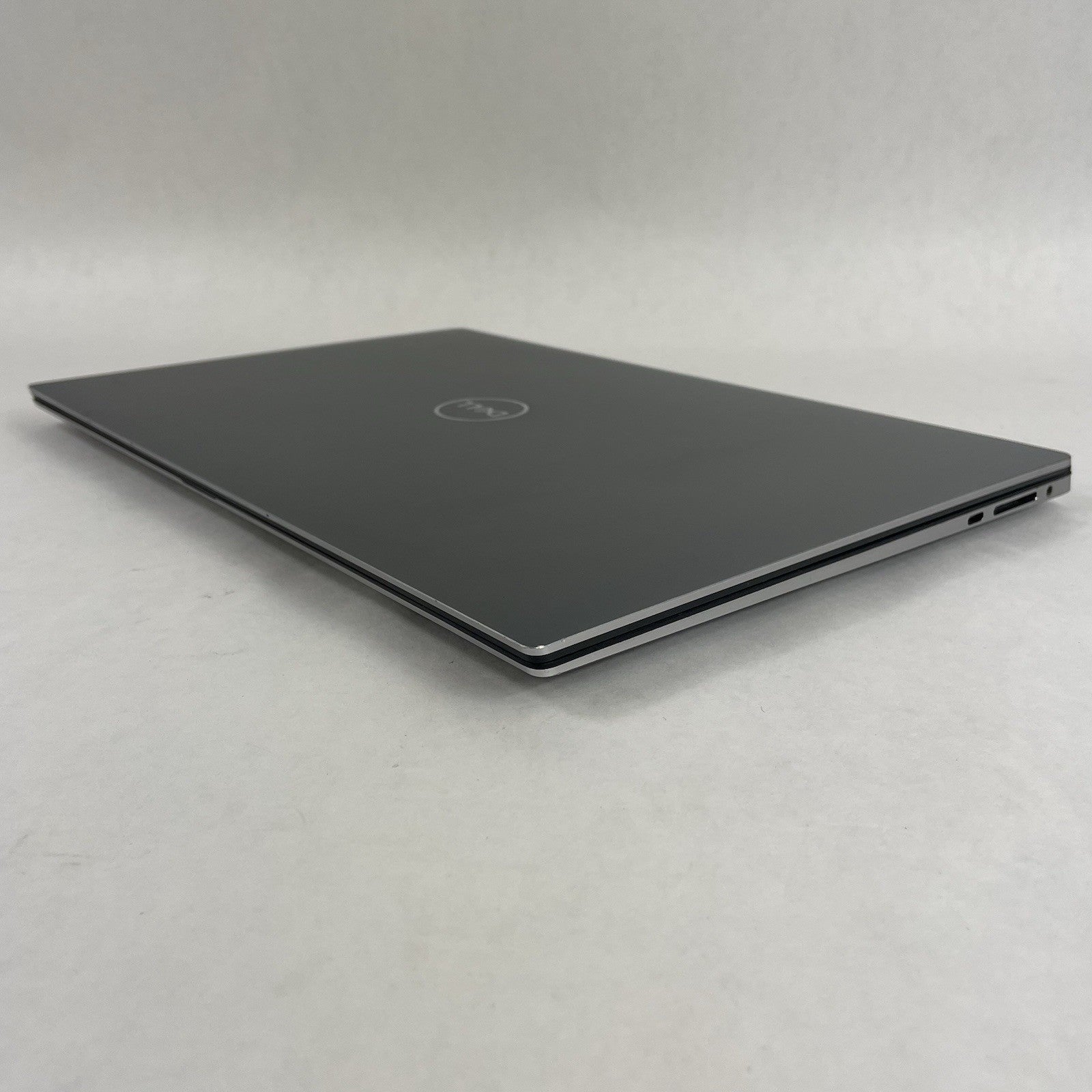 Dell Precision 5560 15.6" i7-11800H 2.30 GHz 32 GB RAM No SSD/OS/AC8
