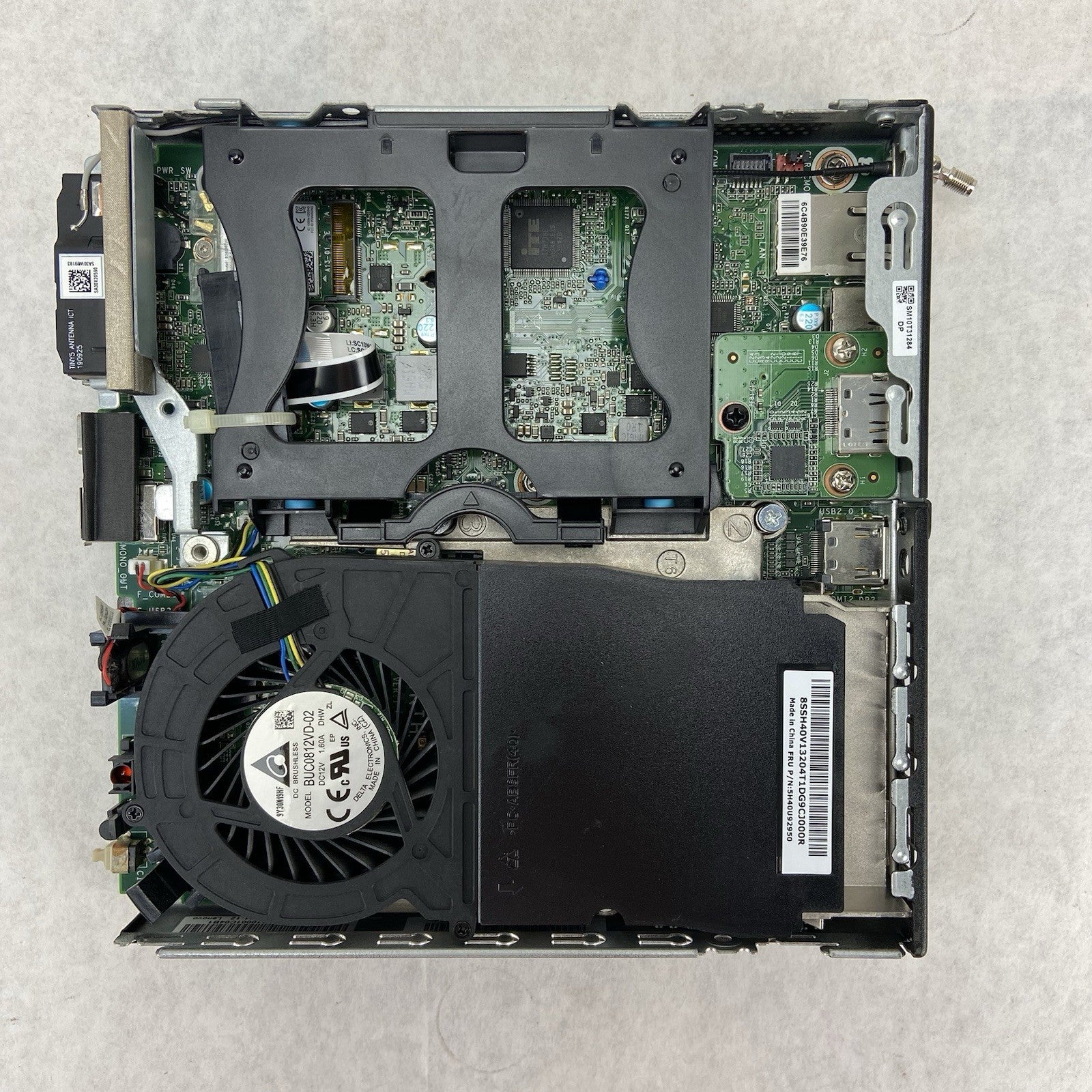 Lenovo ThinkCentre M75Q-1 Micro AMD Ryzen 5 Pro 3400 GE 3.3GHz 8GB RAM No HDDOS8