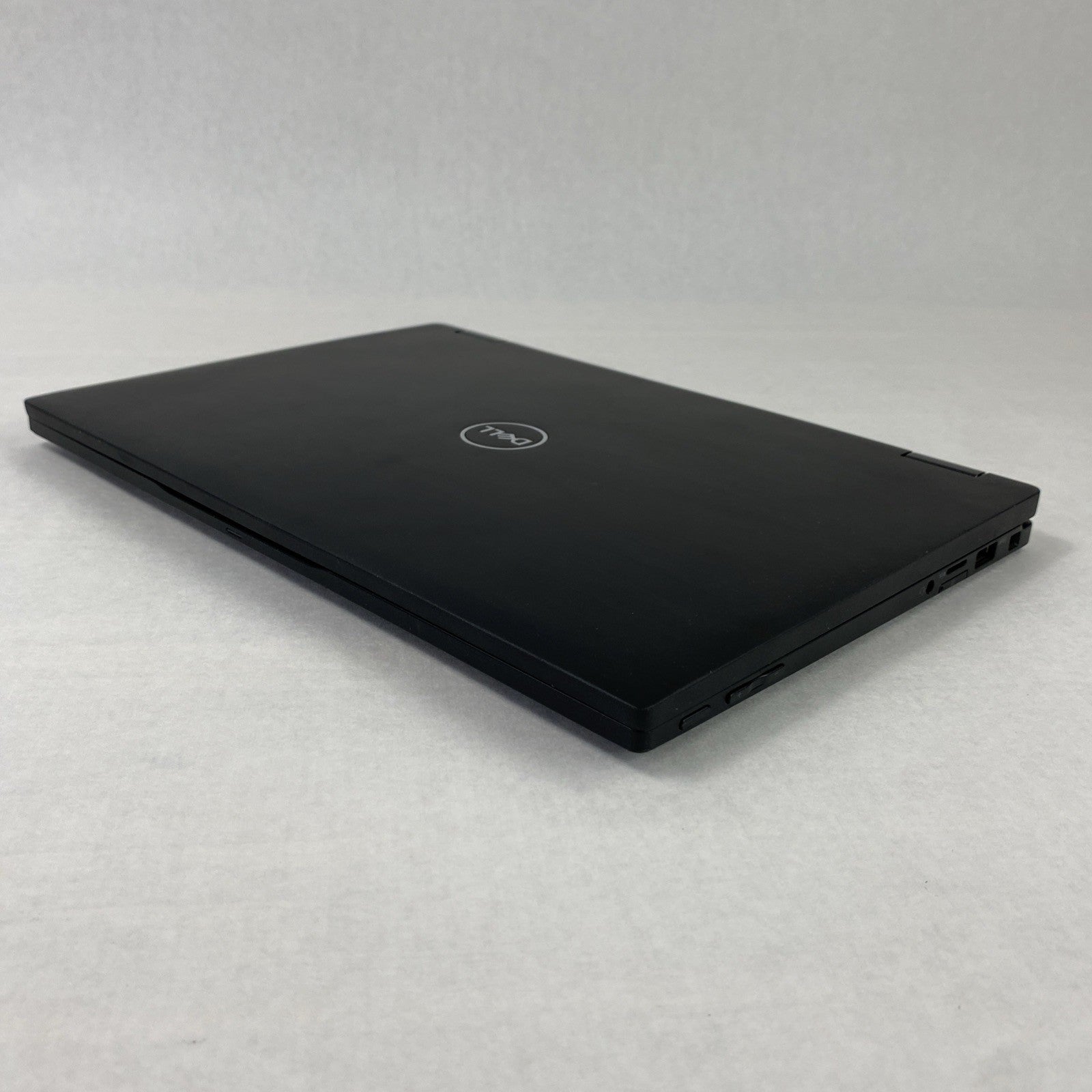 Dell Latitude 7390 2 in 1 13.3" Touch i5-8250U 1.60 GHz 8 GB RAM No HDD No OS